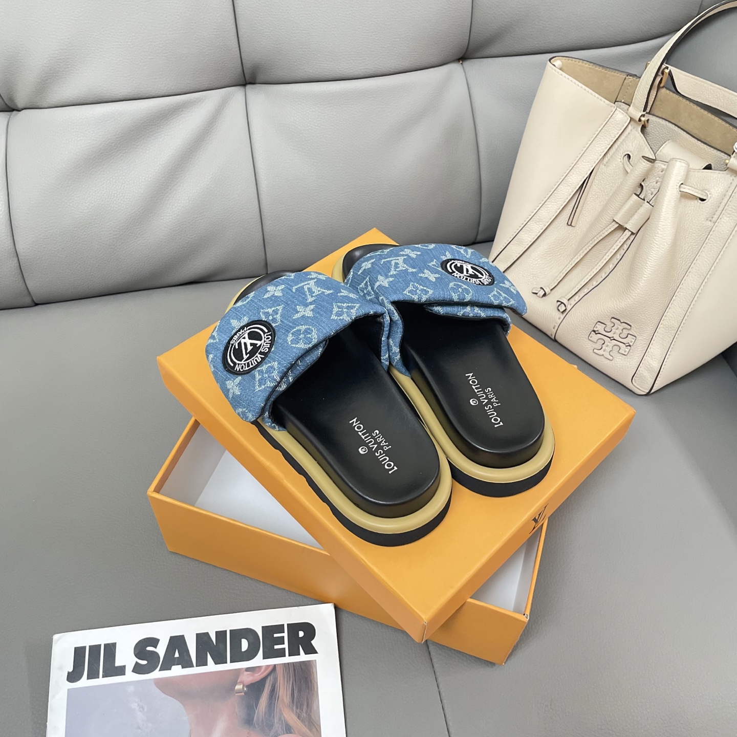 L Style Casual Velcro Slippers