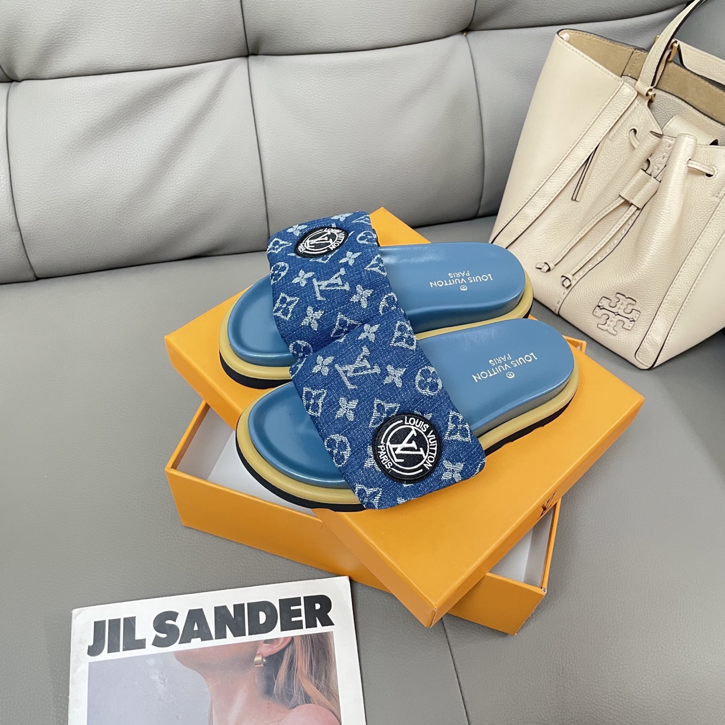 L Style Casual Velcro Slippers