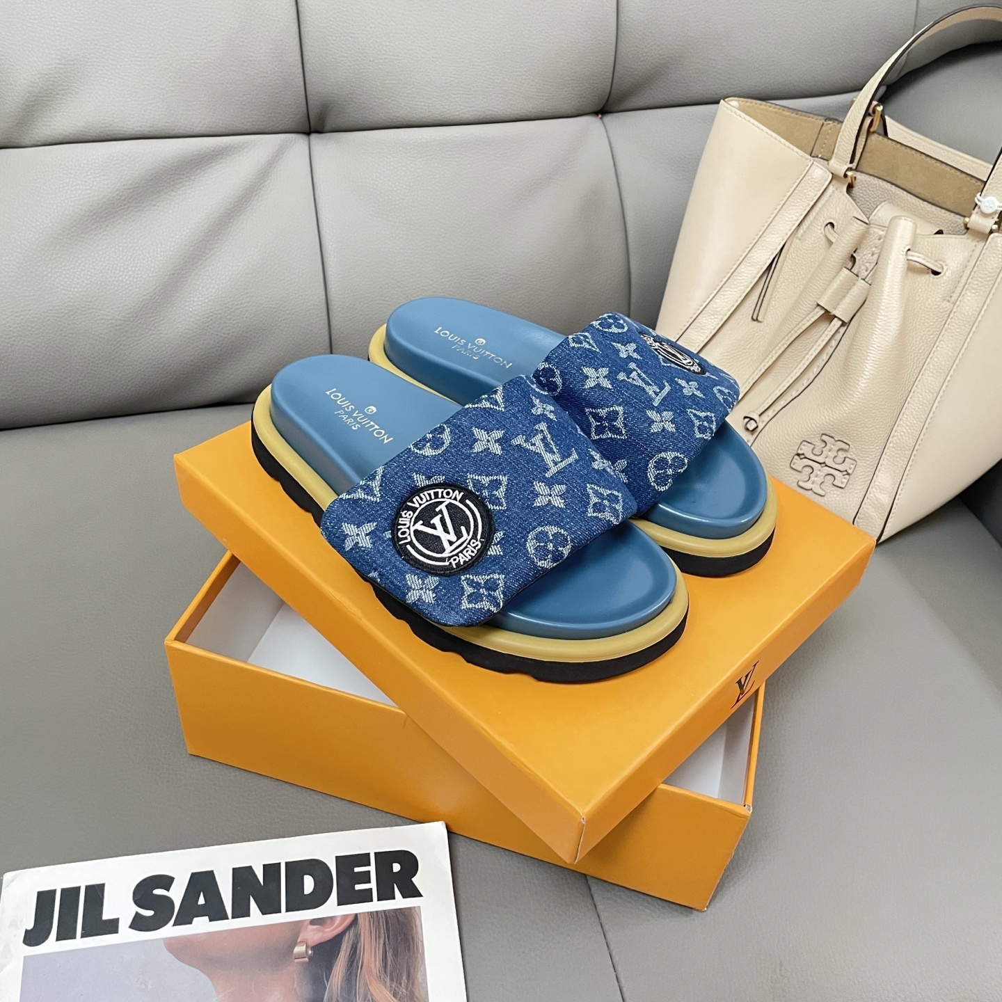 L Style Casual Velcro Slippers