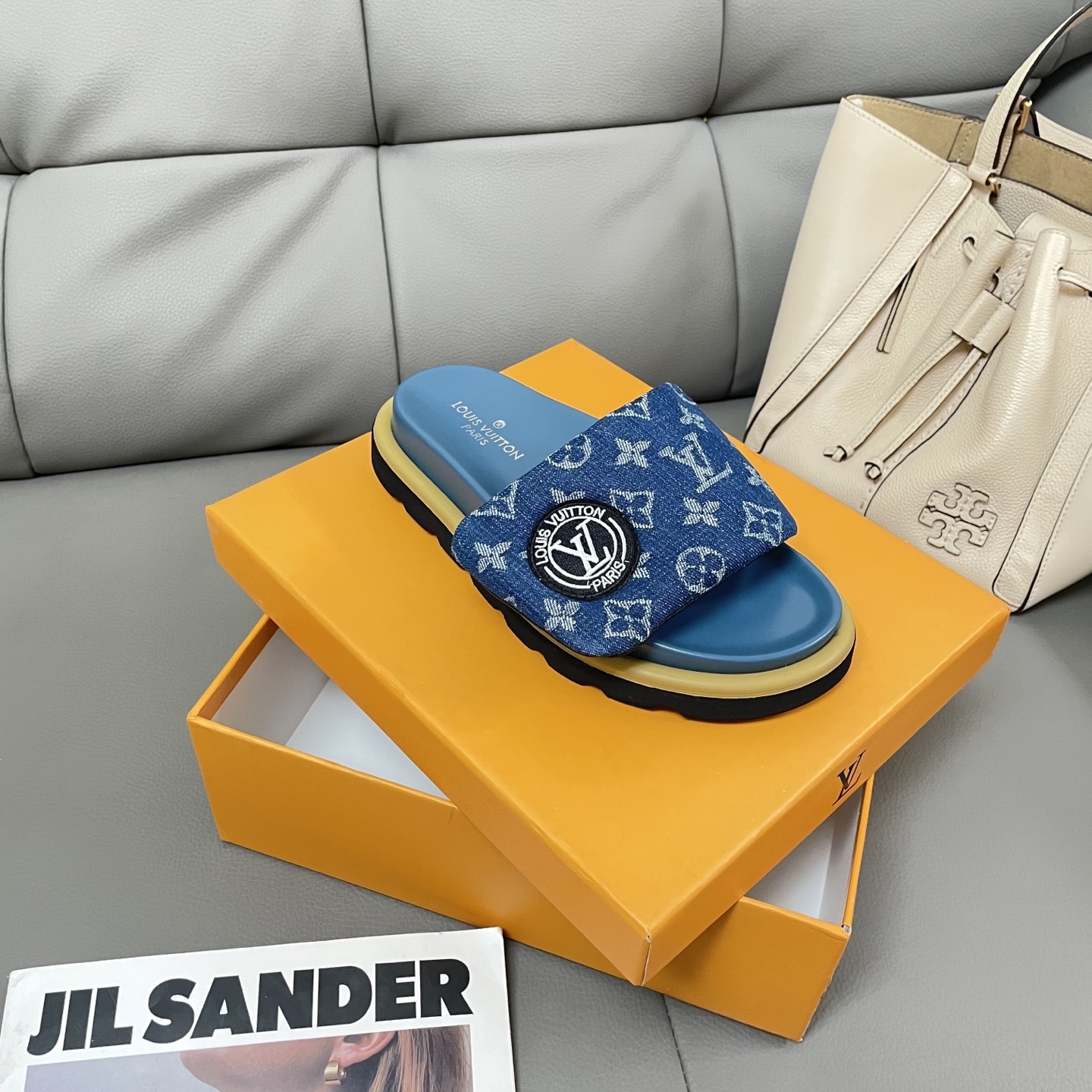 L Style Casual Velcro Slippers