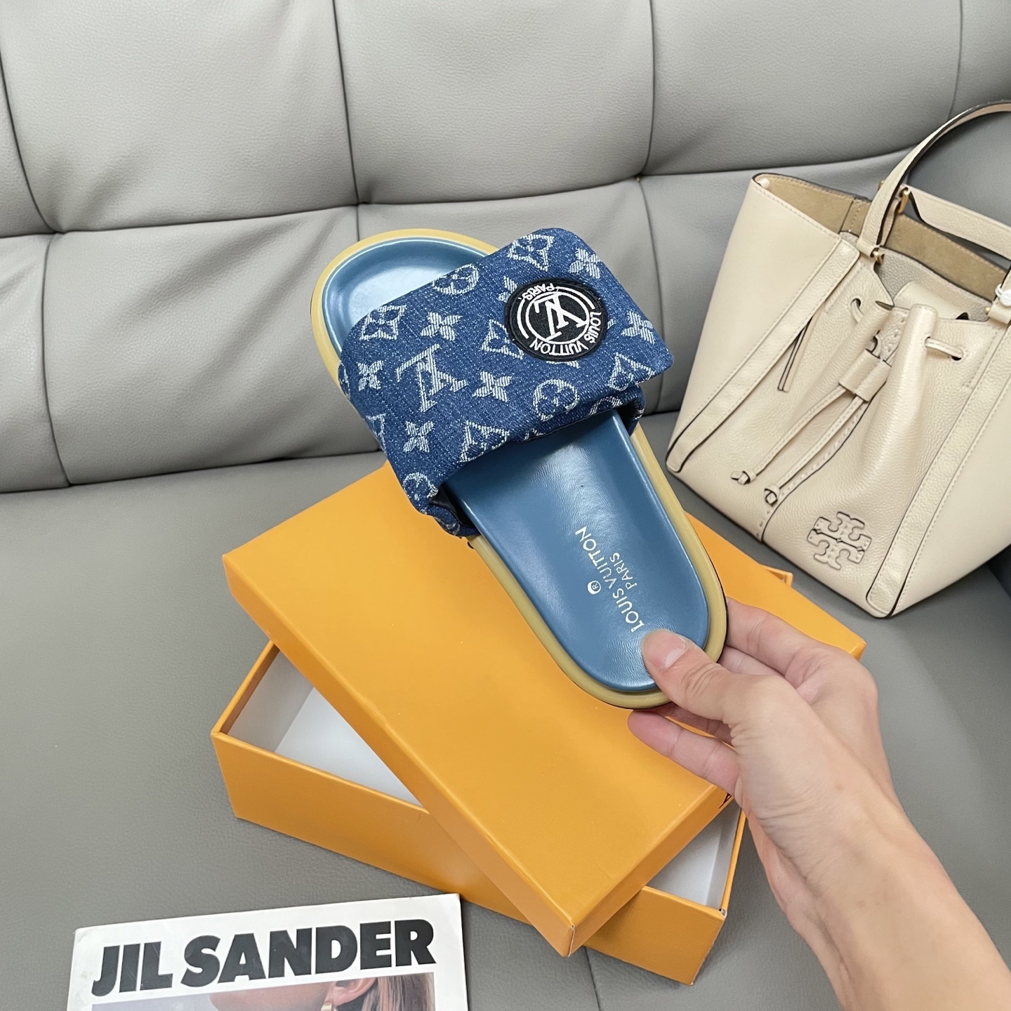 L Style Casual Velcro Slippers