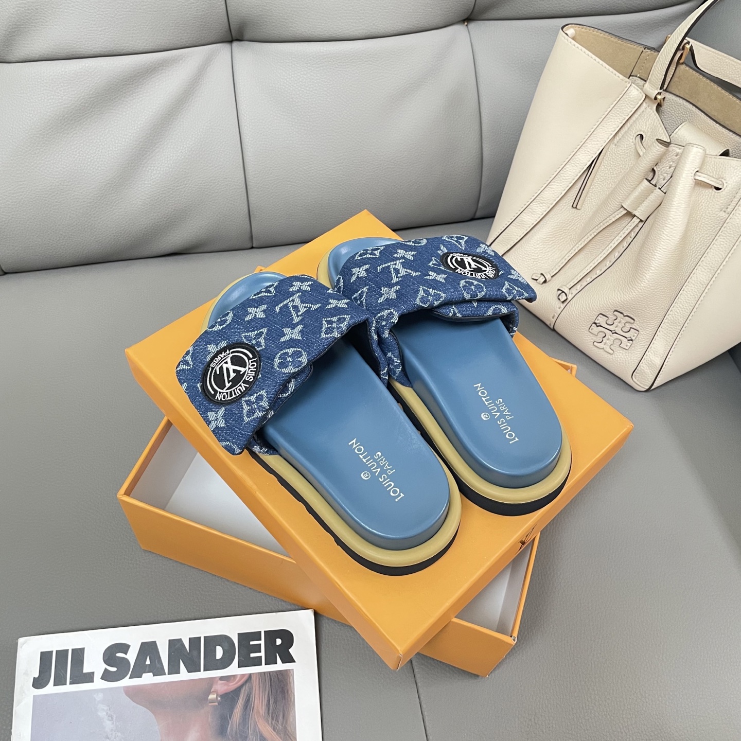 L Style Casual Velcro Slippers