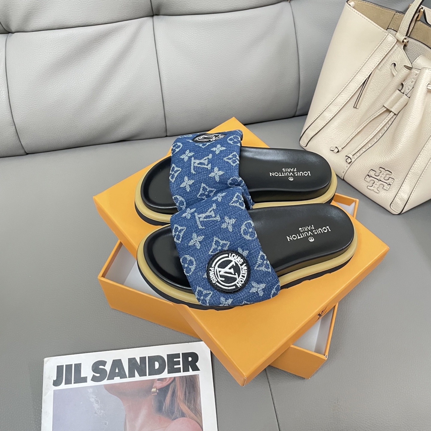 L Style Casual Velcro Slippers