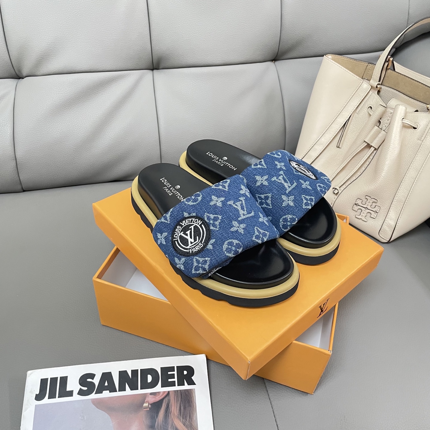 L Style Casual Velcro Slippers