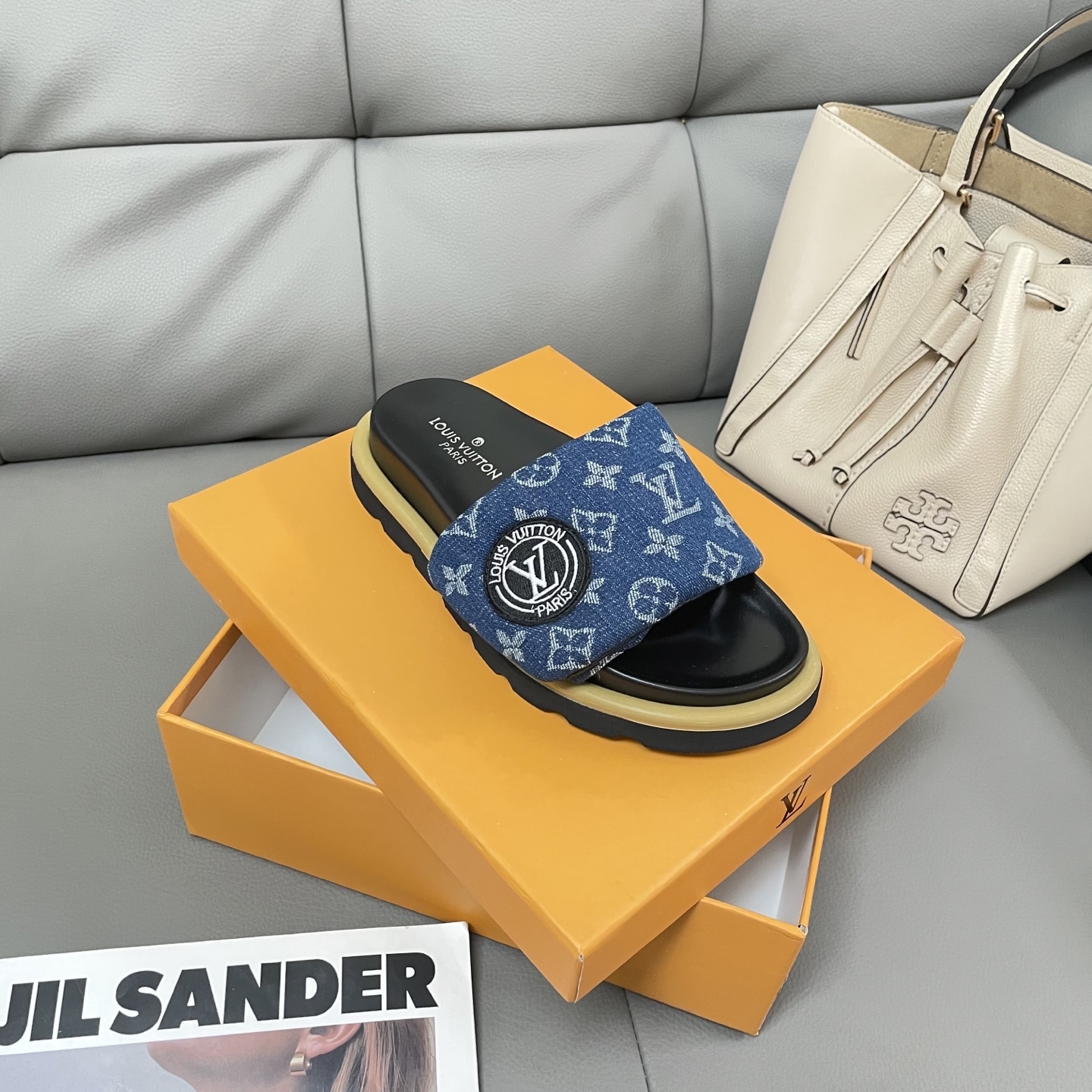 L Style Casual Velcro Slippers