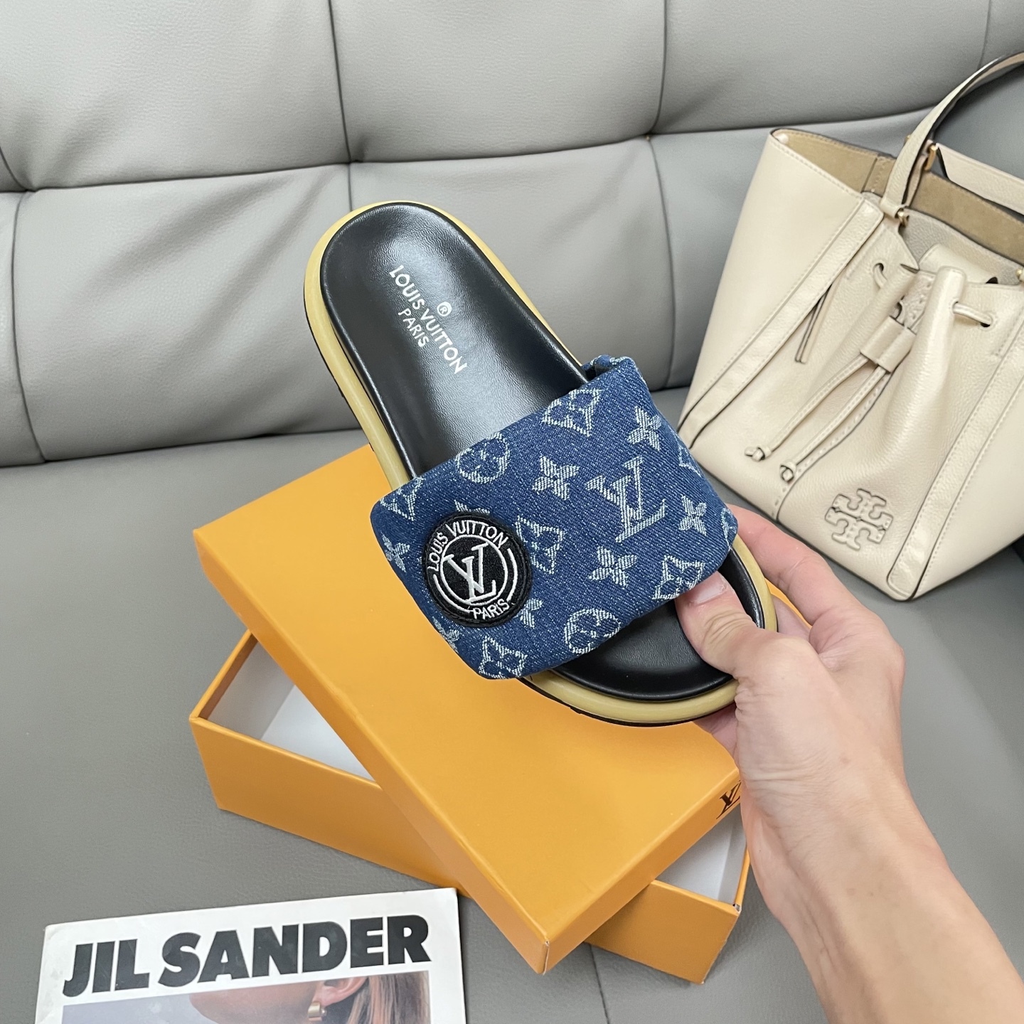 L Style Casual Velcro Slippers