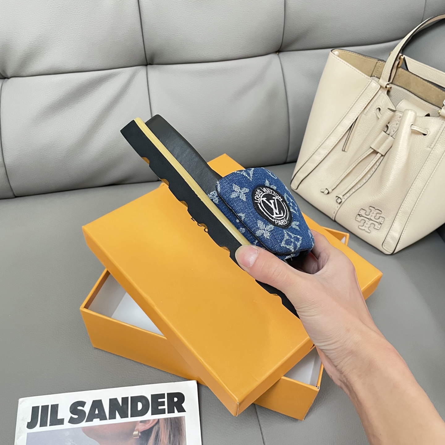 L Style Casual Velcro Slippers