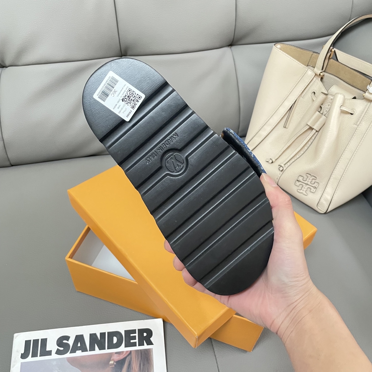 L Style Casual Velcro Slippers