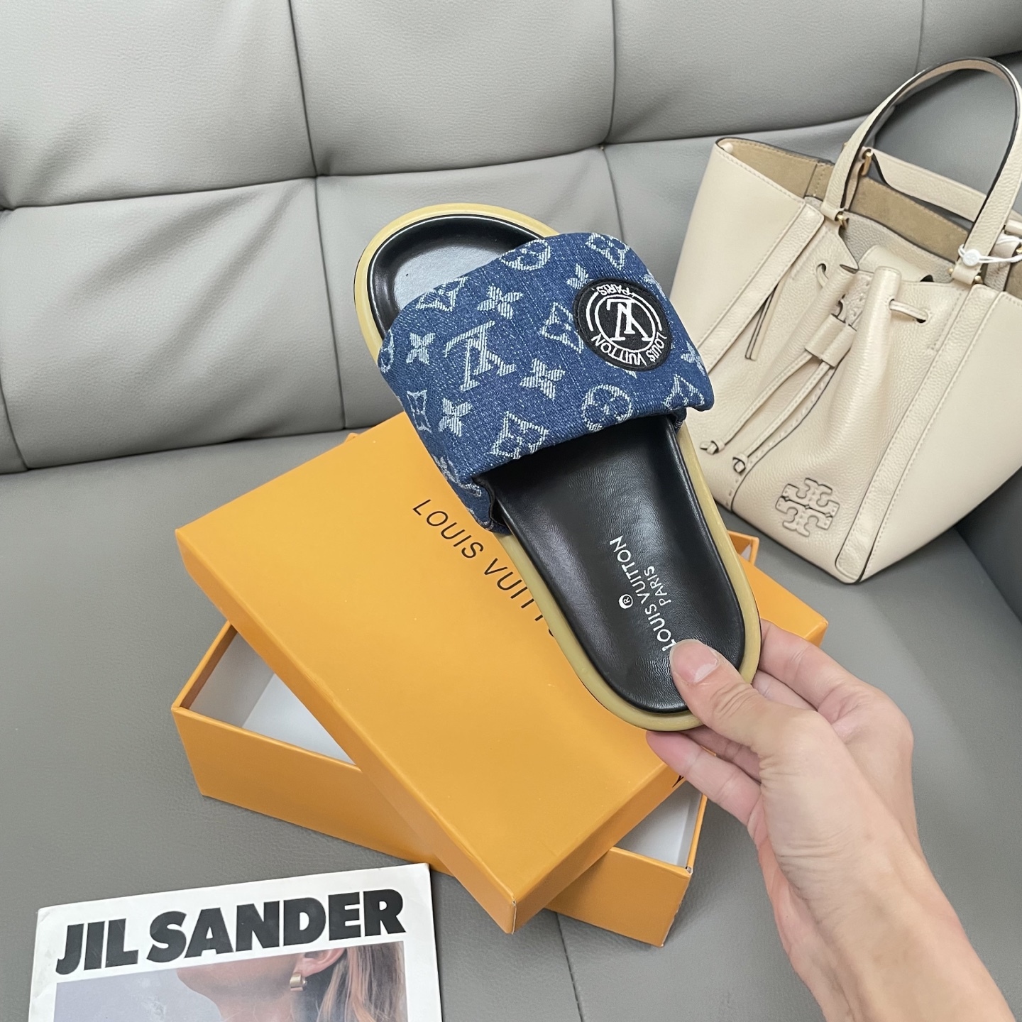 L Style Casual Velcro Slippers