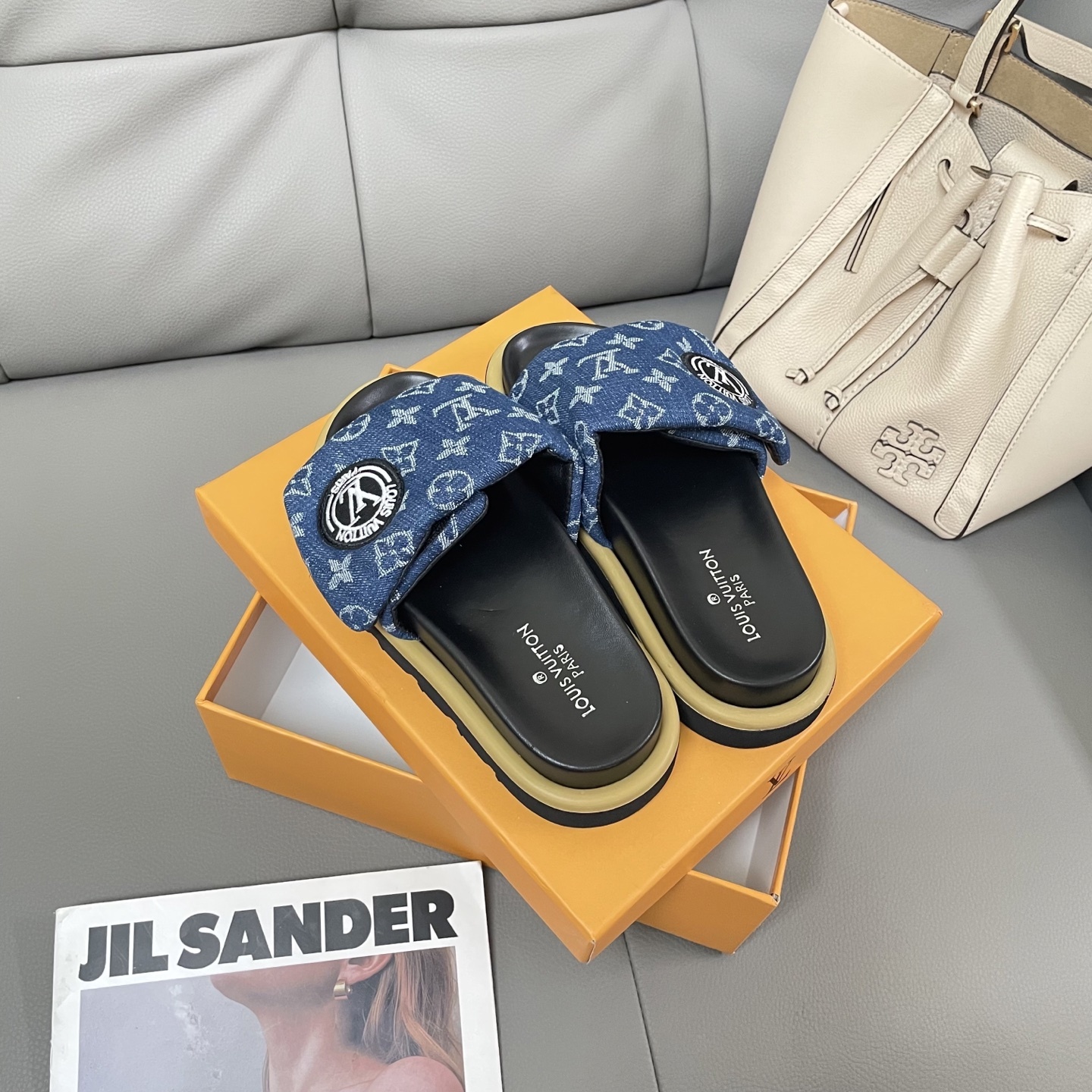 L Style Casual Velcro Slippers