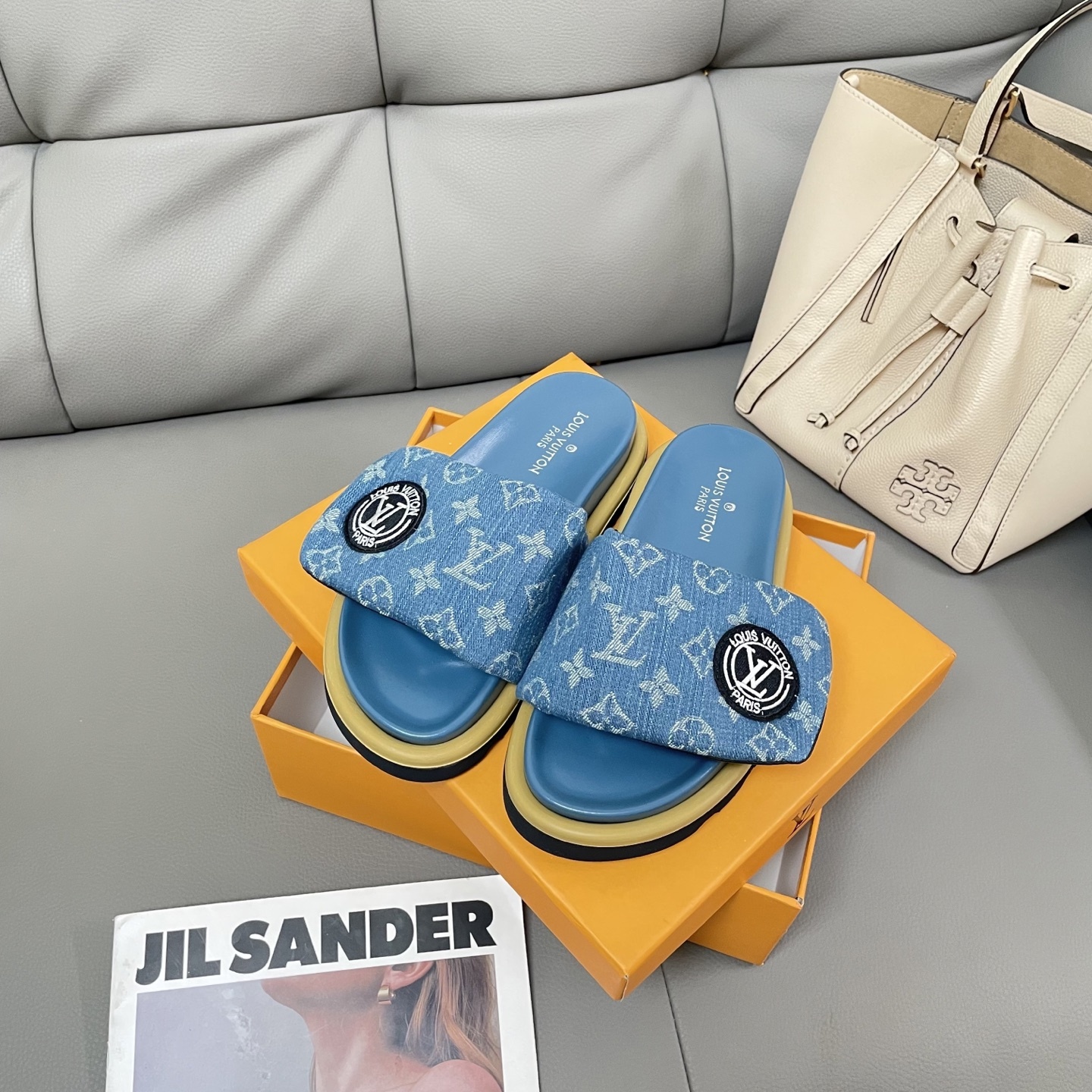 L Style Casual Velcro Slippers