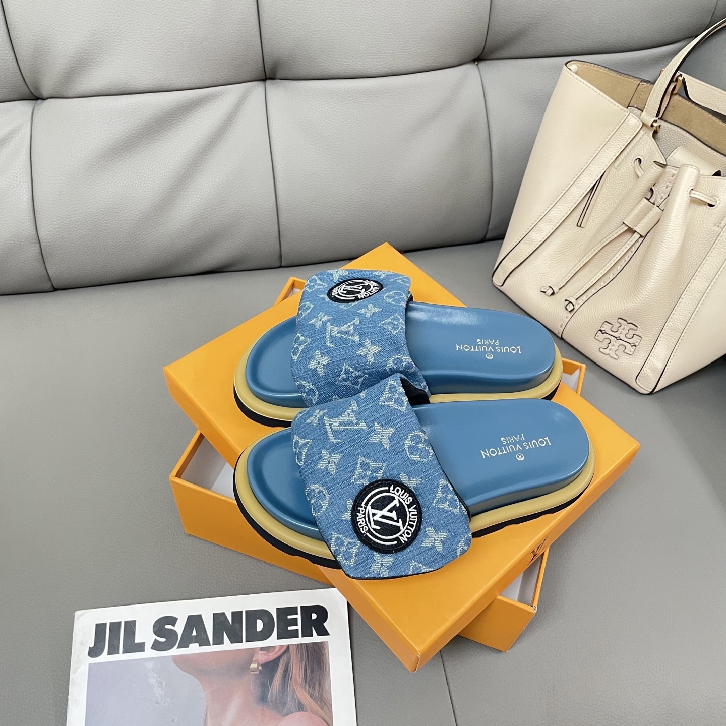 L Style Casual Velcro Slippers