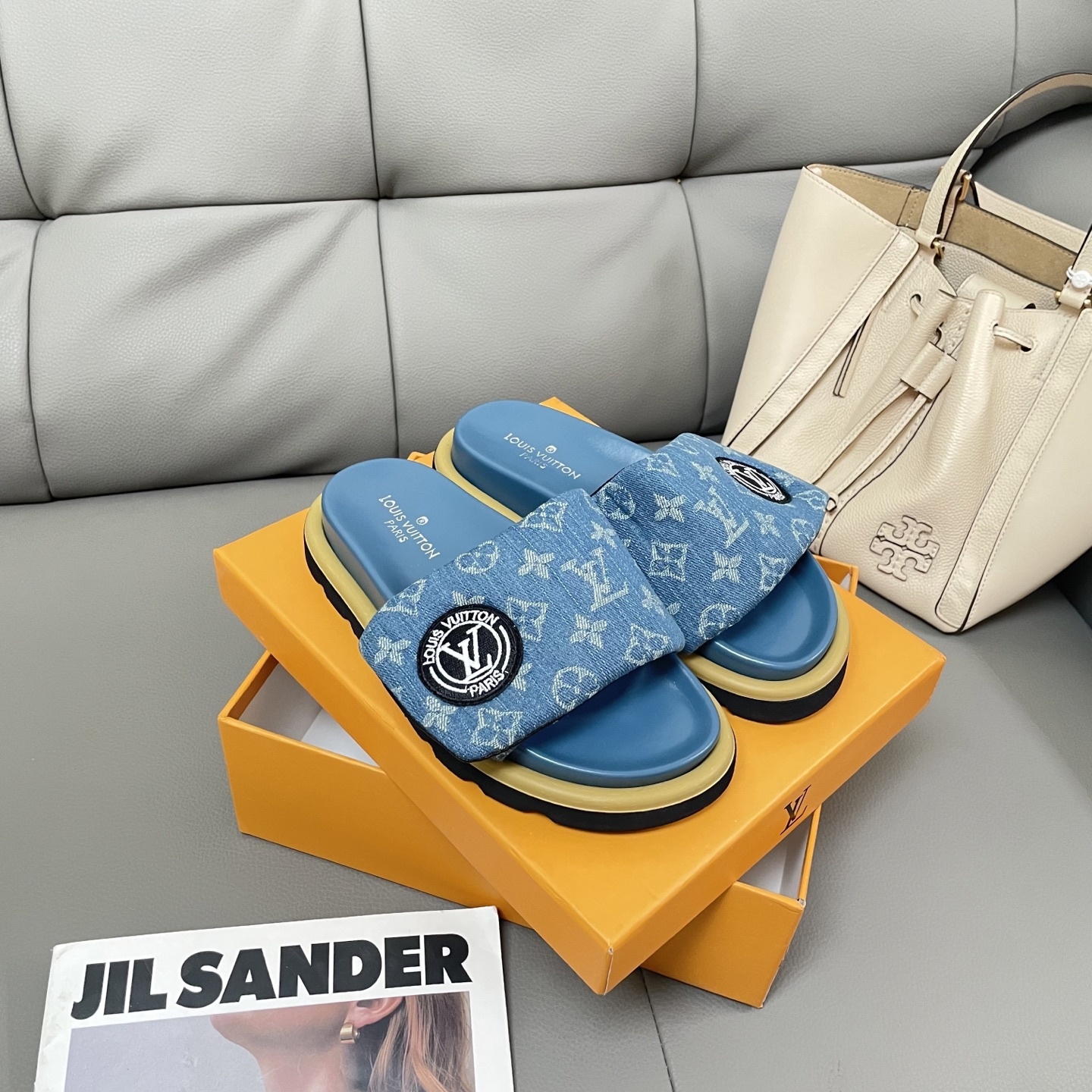 L Style Casual Velcro Slippers