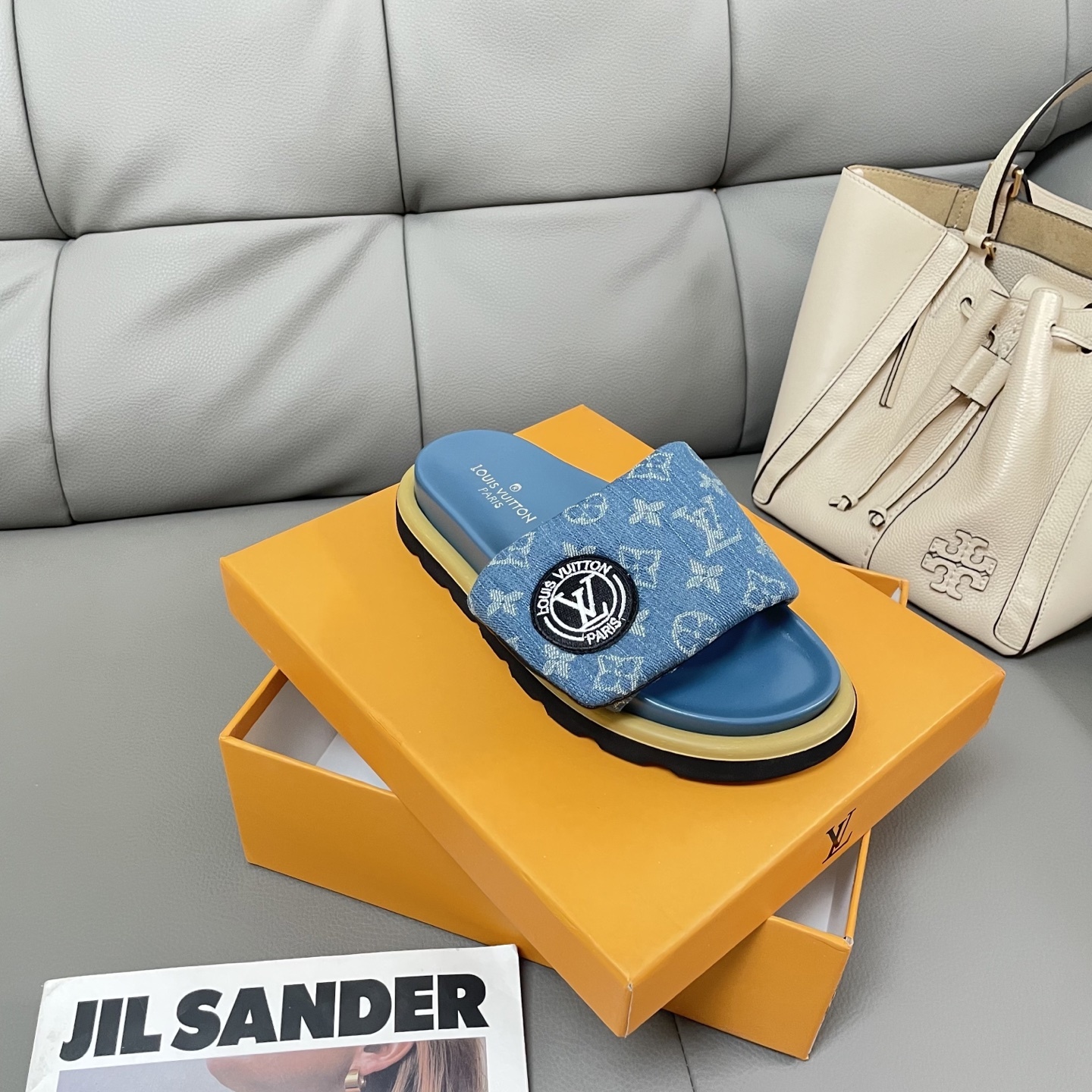 L Style Casual Velcro Slippers