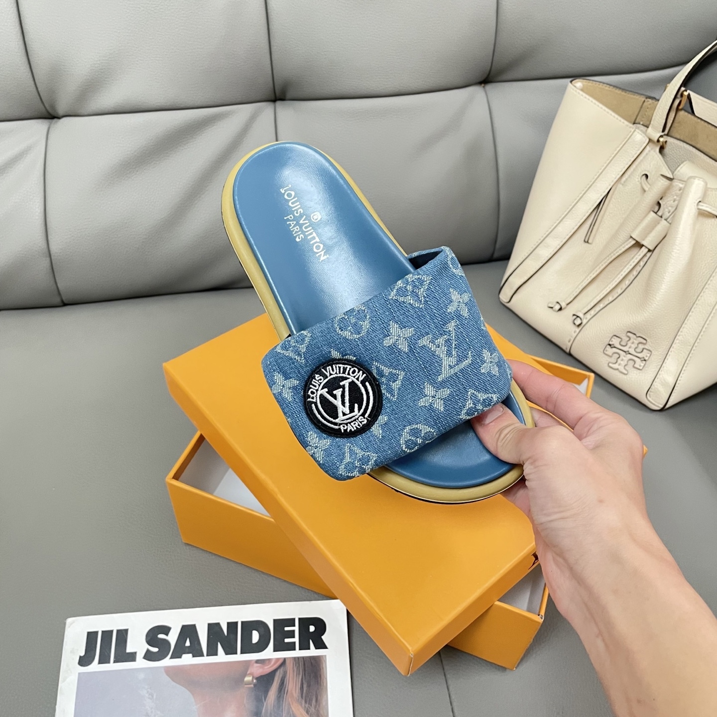 L Style Casual Velcro Slippers