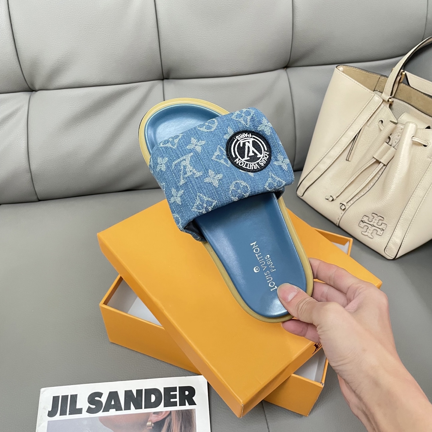 L Style Casual Velcro Slippers