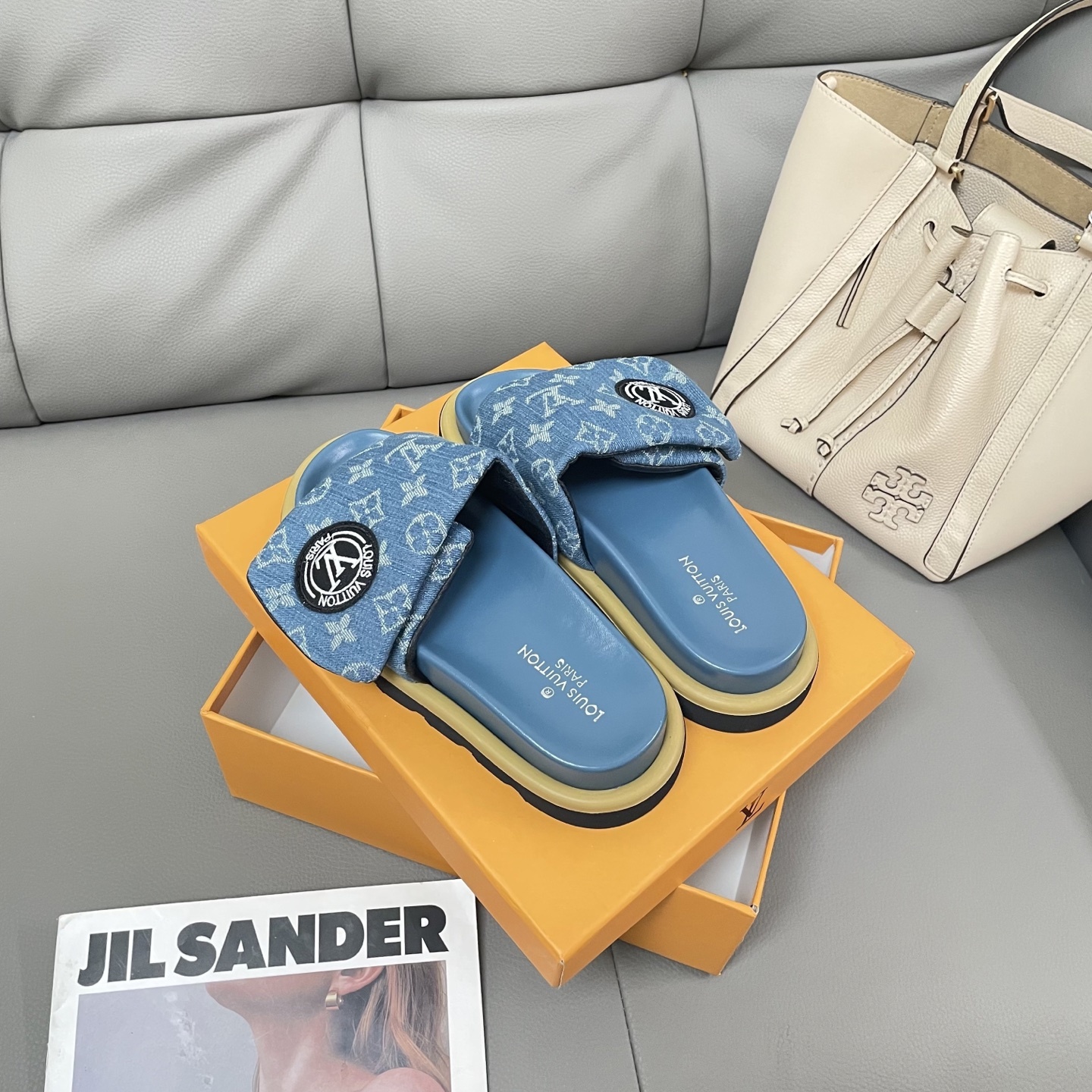 L Style Casual Velcro Slippers