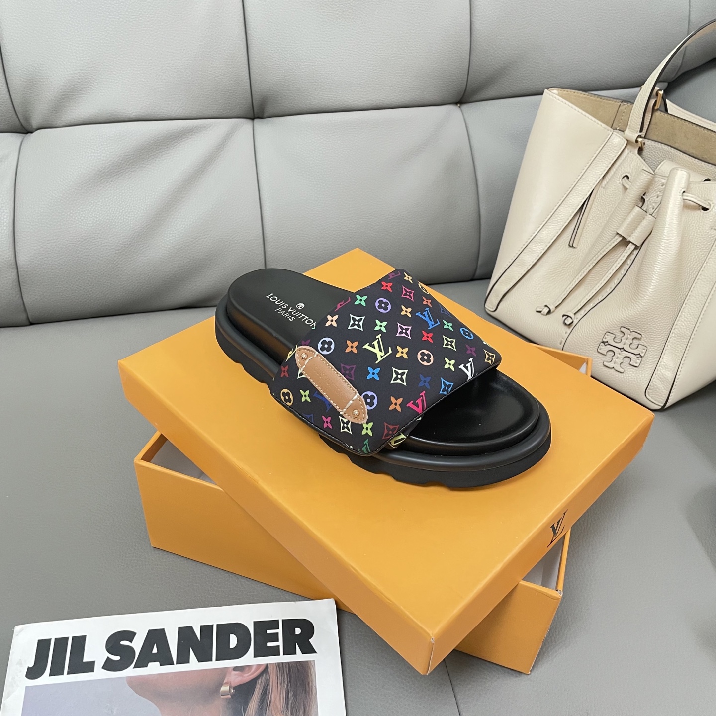 L Style Casual Velcro Slippers