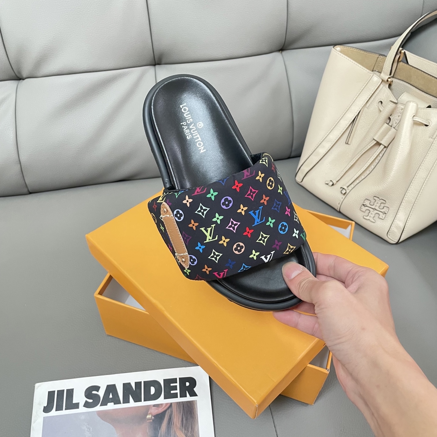 L Style Casual Velcro Slippers