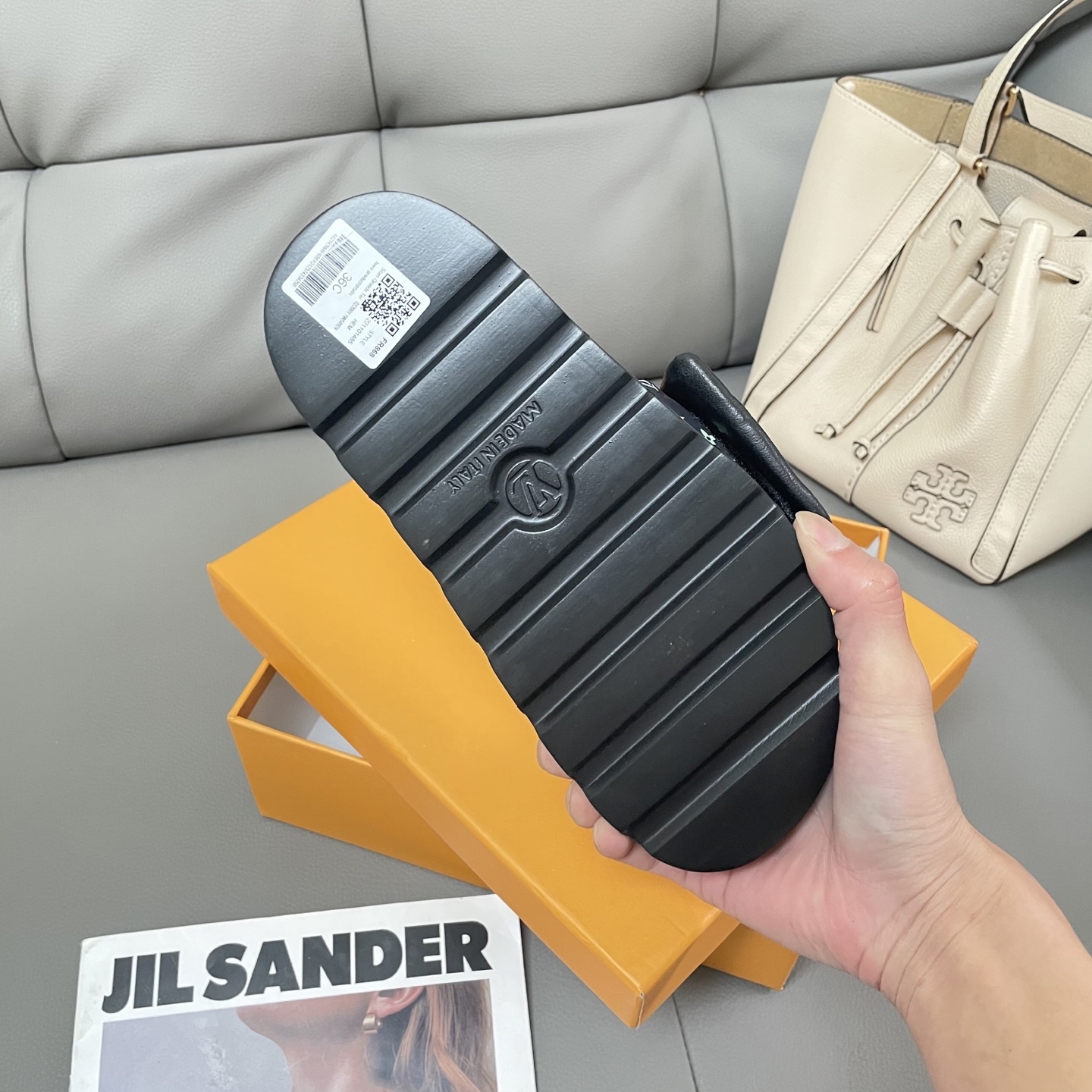 L Style Casual Velcro Slippers