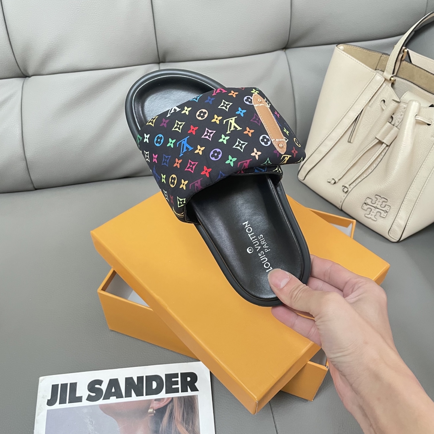 L Style Casual Velcro Slippers