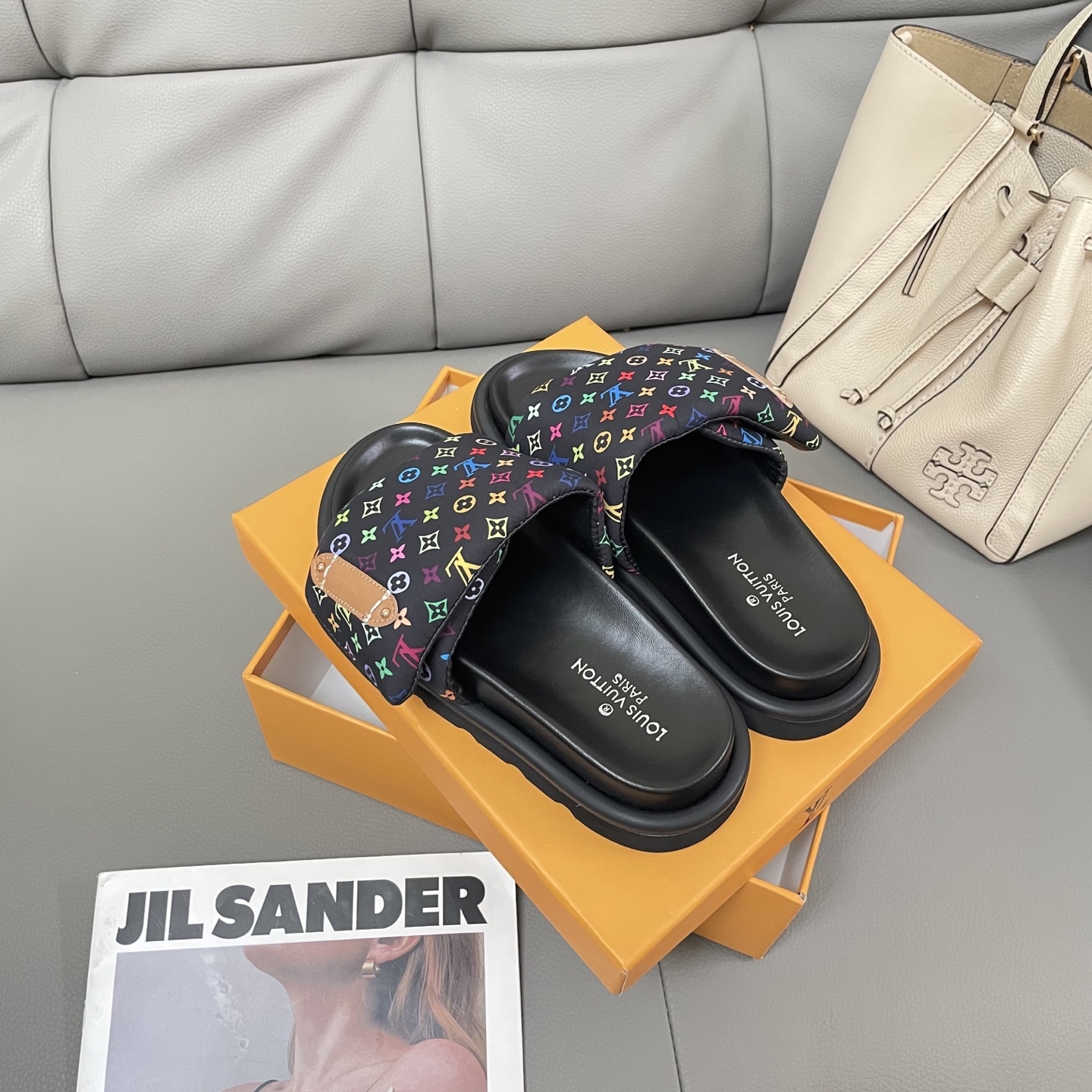 L Style Casual Velcro Slippers