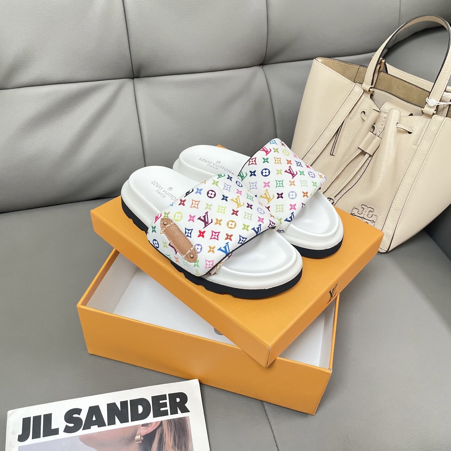 L Style Casual Velcro Slippers