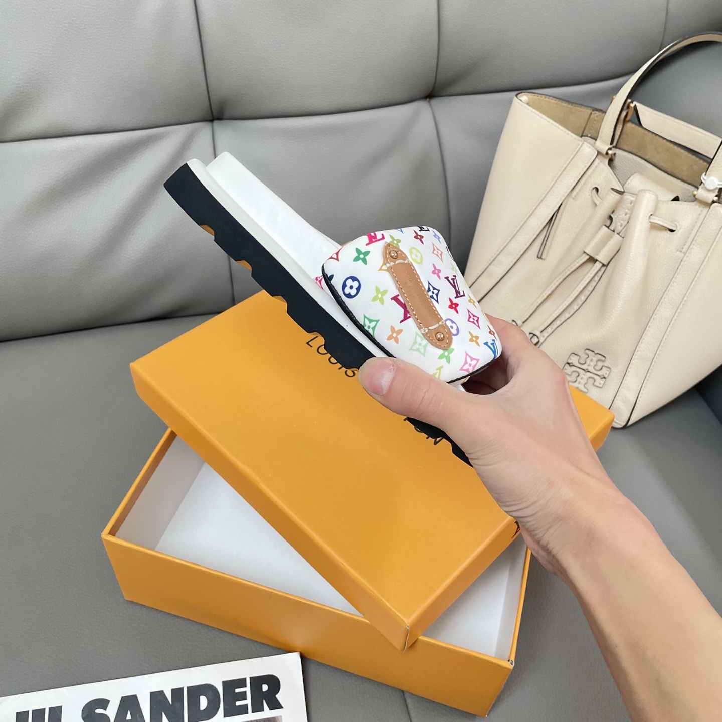 L Style Casual Velcro Slippers