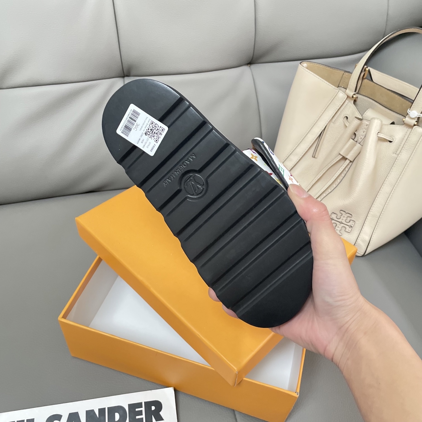 L Style Casual Velcro Slippers