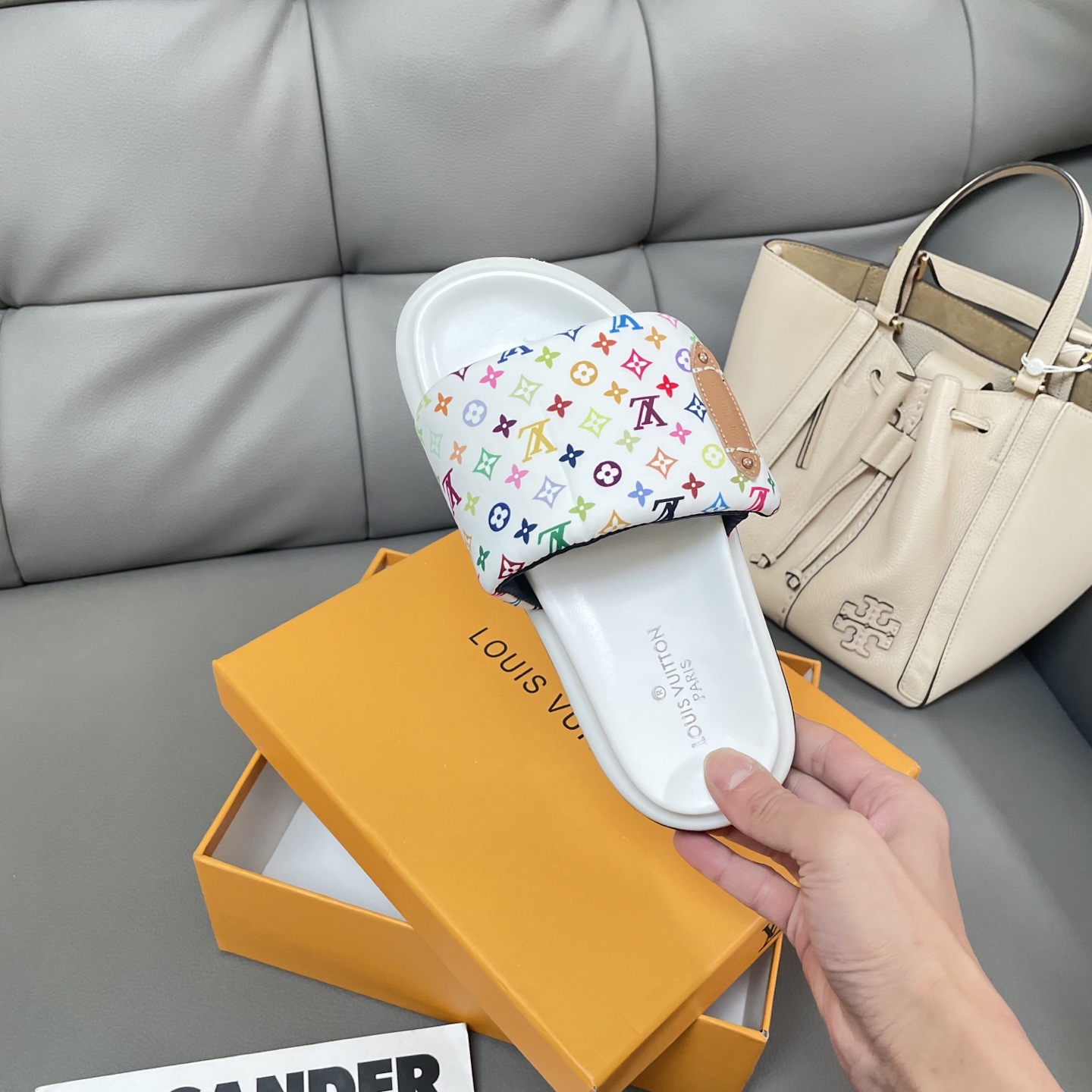 L Style Casual Velcro Slippers