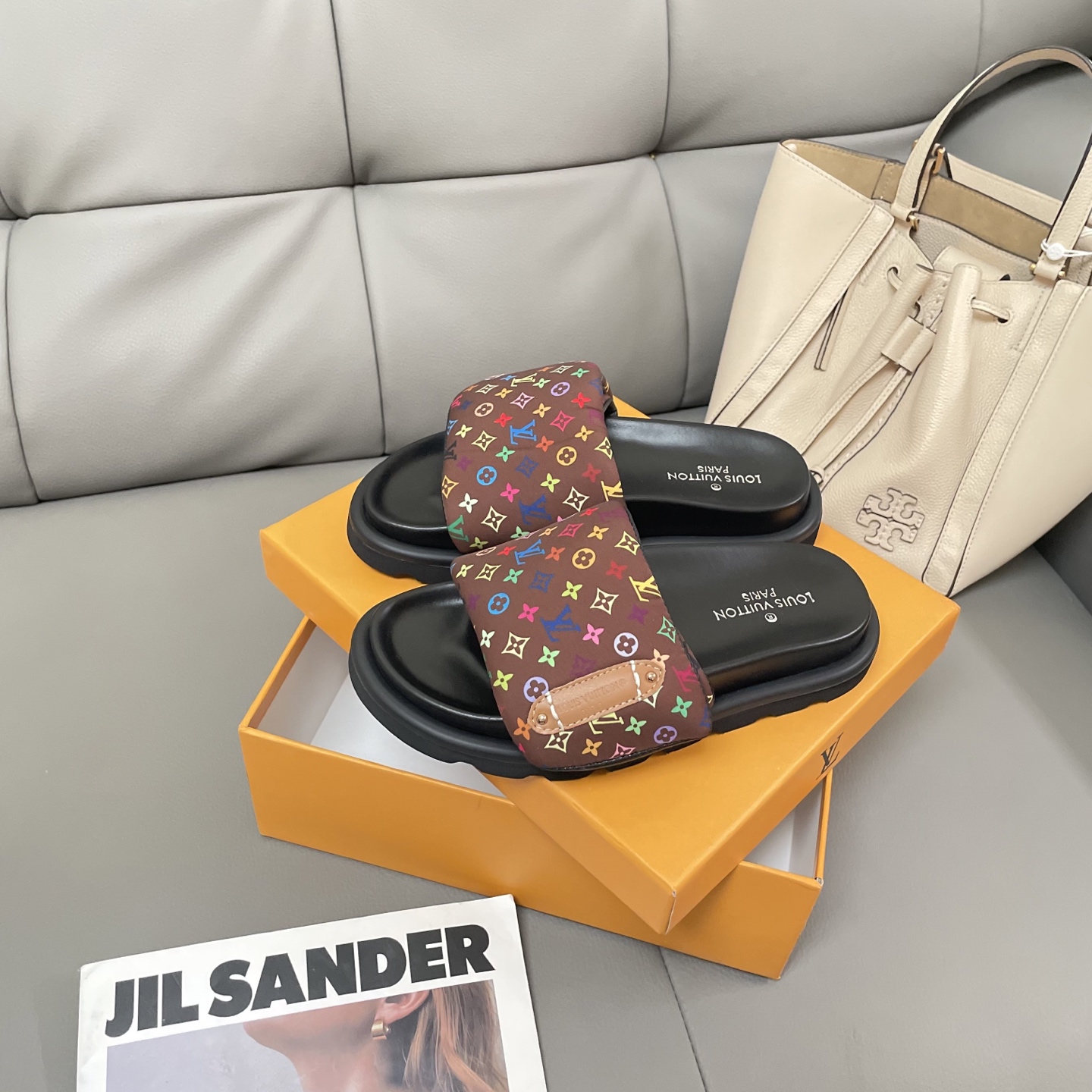 L Style Casual Velcro Slippers