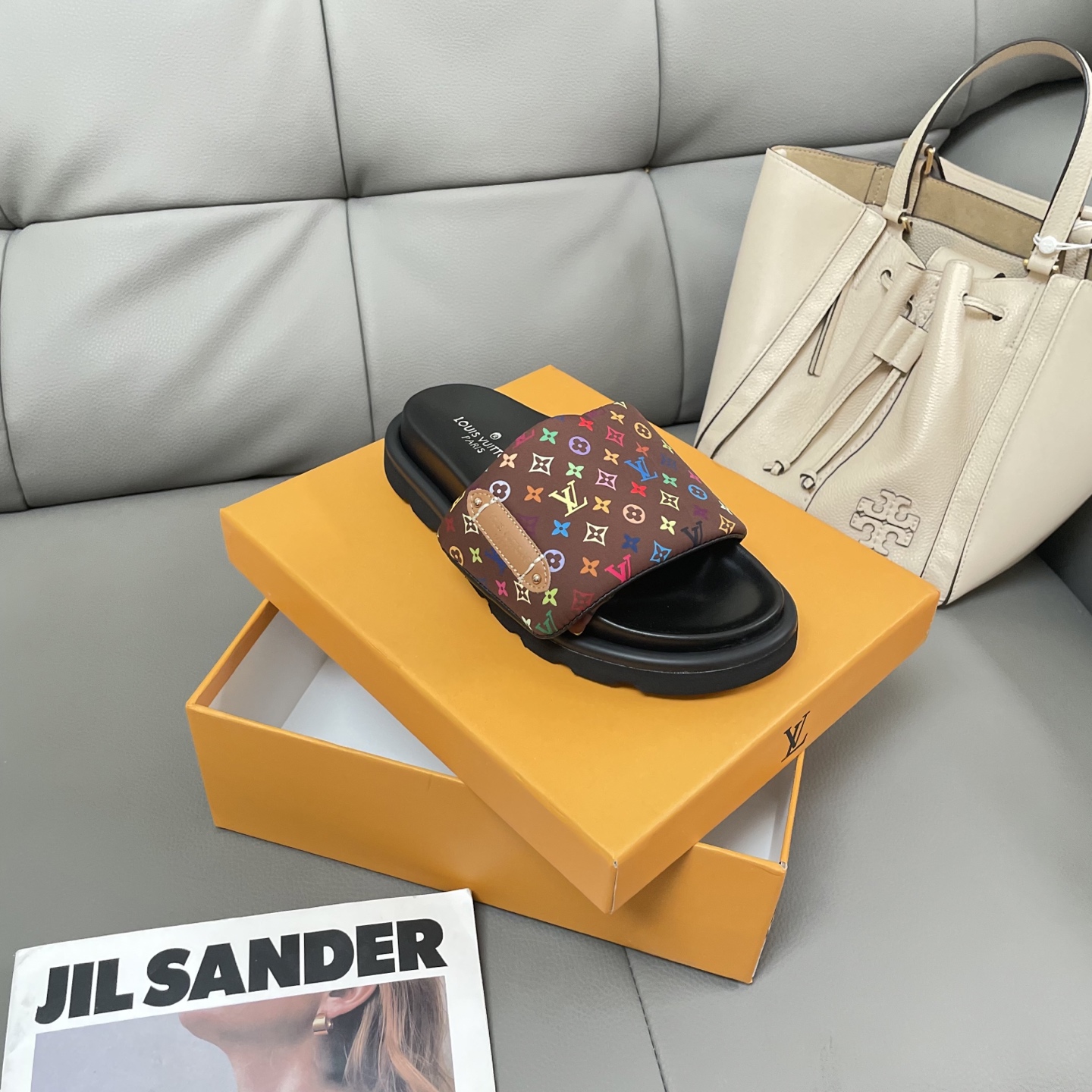 L Style Casual Velcro Slippers