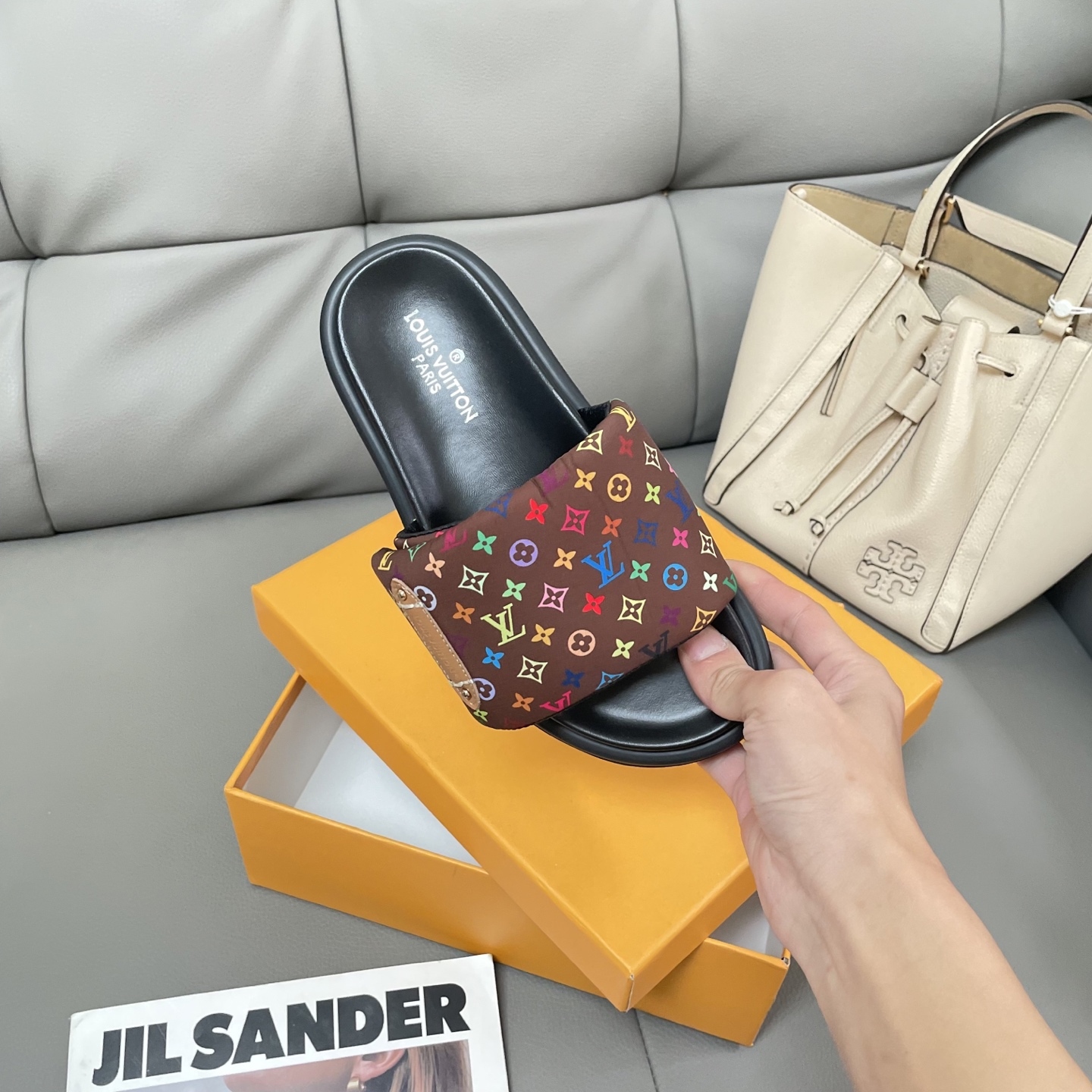 L Style Casual Velcro Slippers