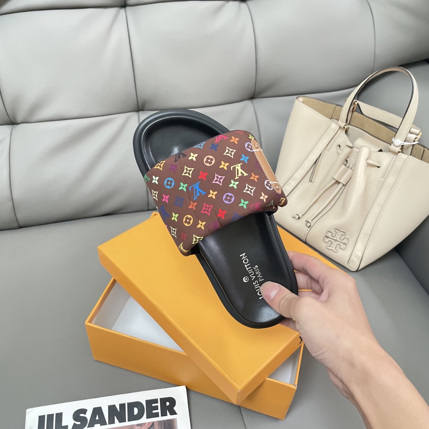 L Style Casual Velcro Slippers