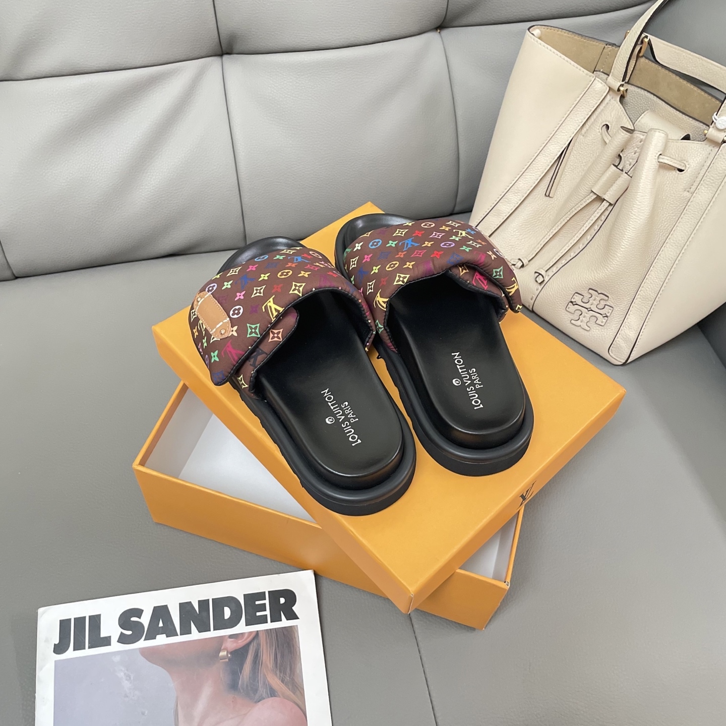 L Style Casual Velcro Slippers