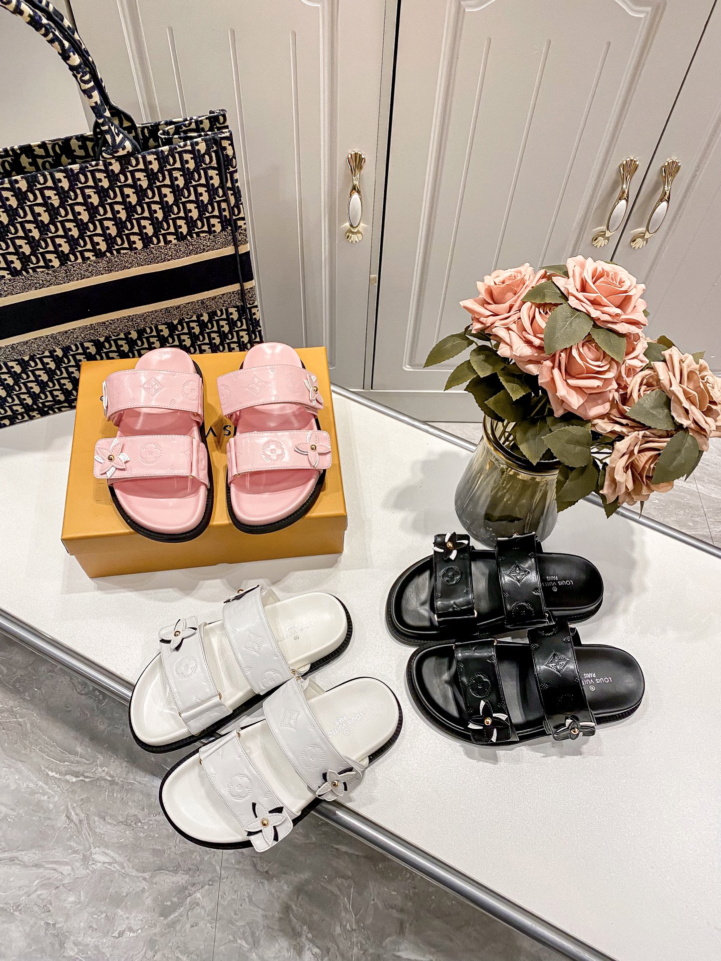 L Style flower velcro slippers