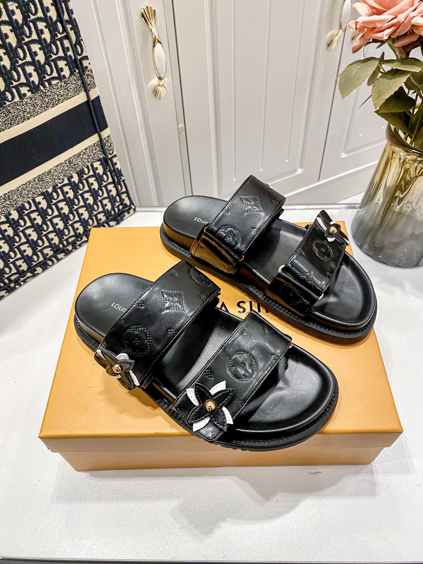 L Style flower velcro slippers