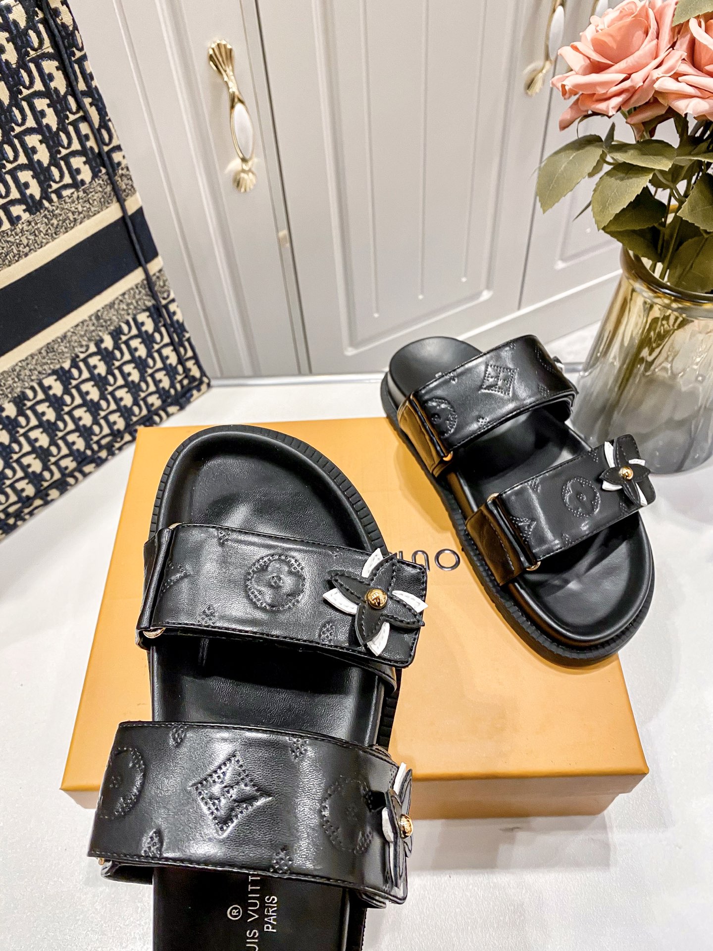 L Style flower velcro slippers