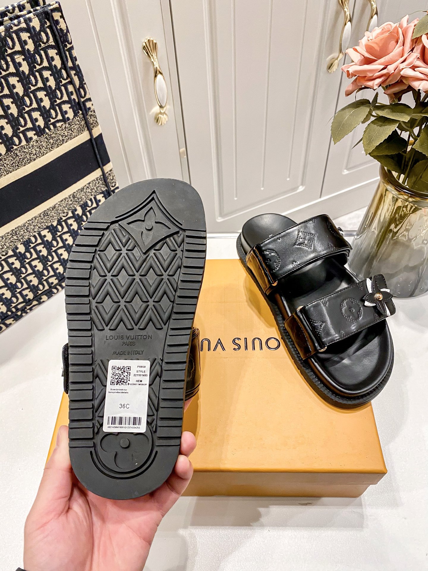 L Style flower velcro slippers