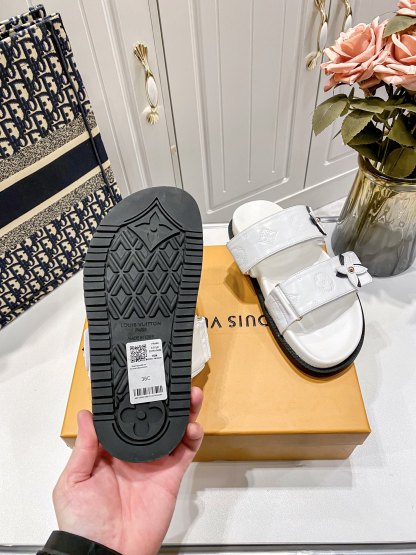 L Style flower velcro slippers