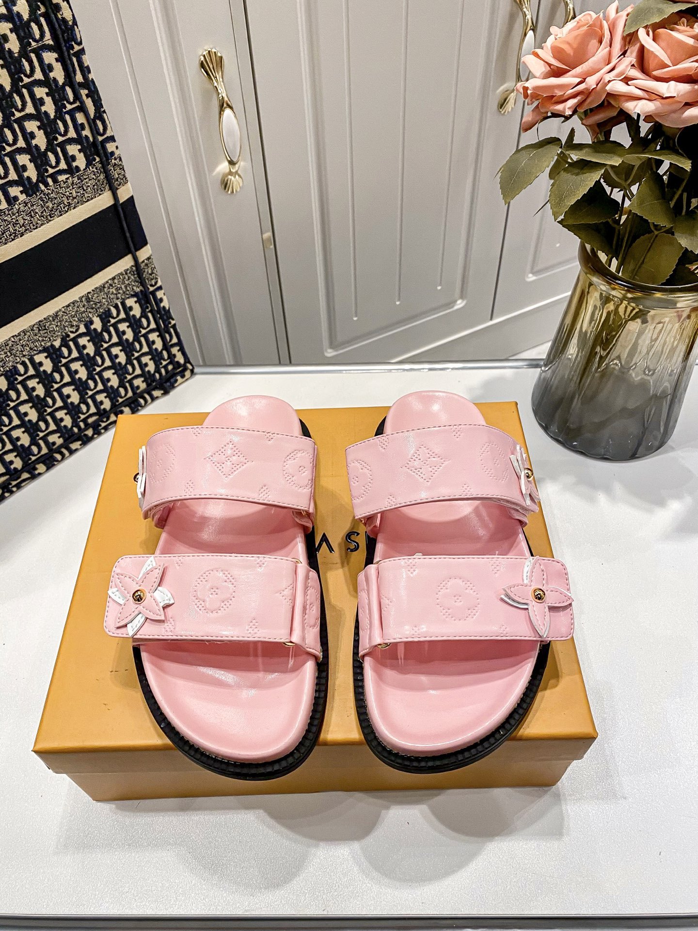 L Style flower velcro slippers