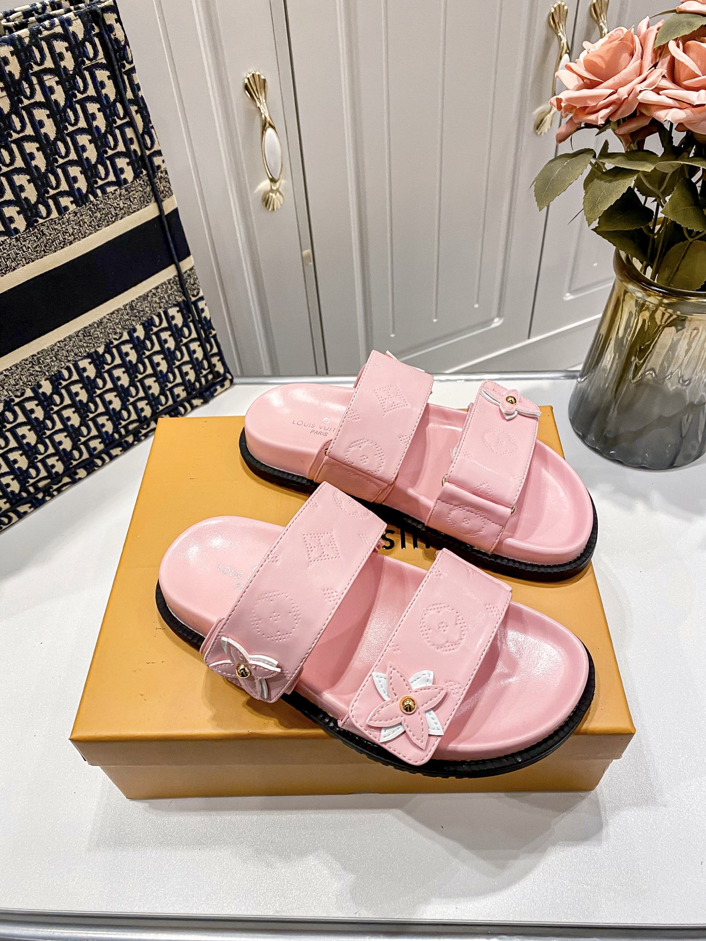 L Style flower velcro slippers
