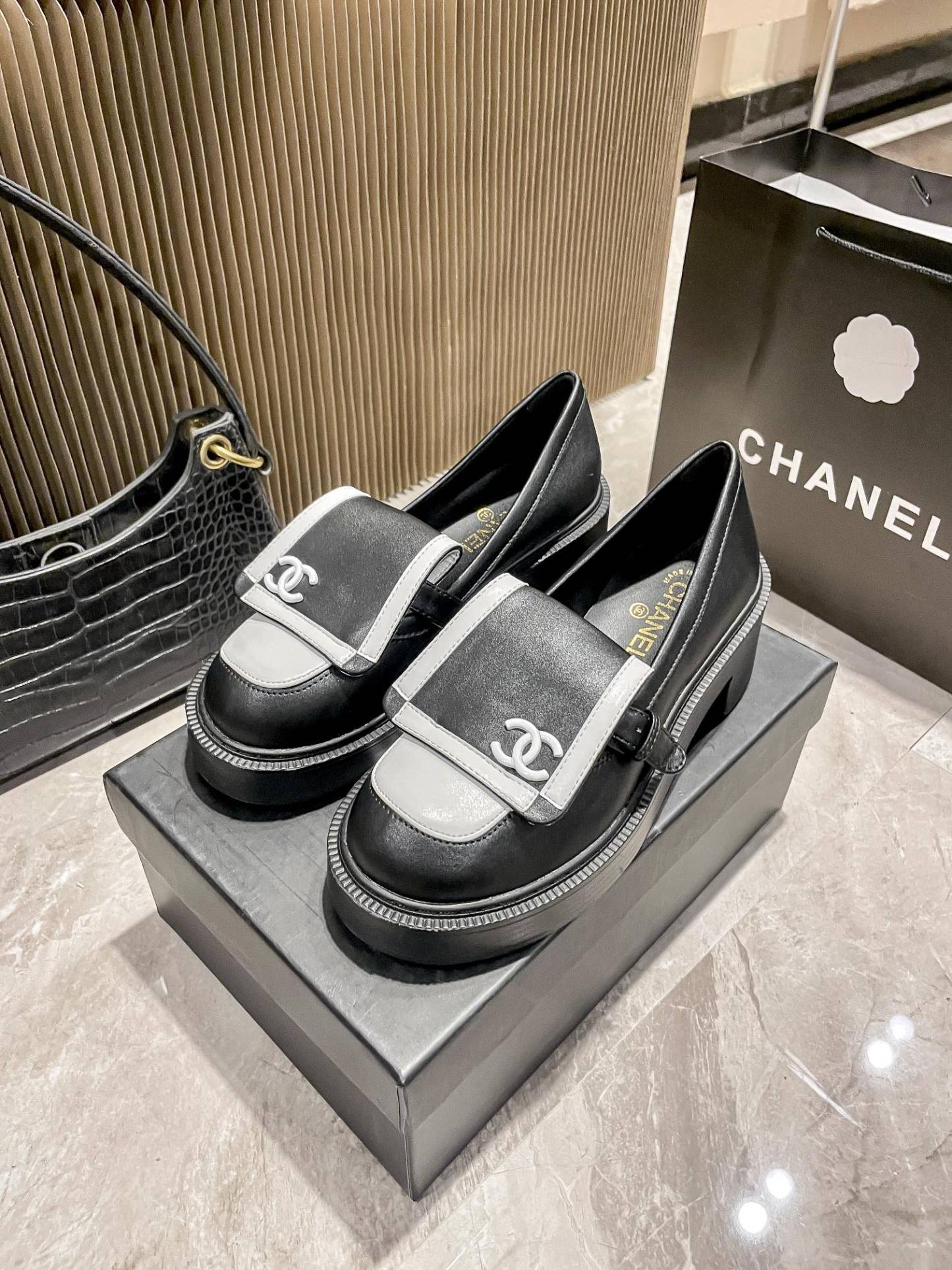 C Style: College Style Black and White Panda Chunky Heel Shoes 5CM