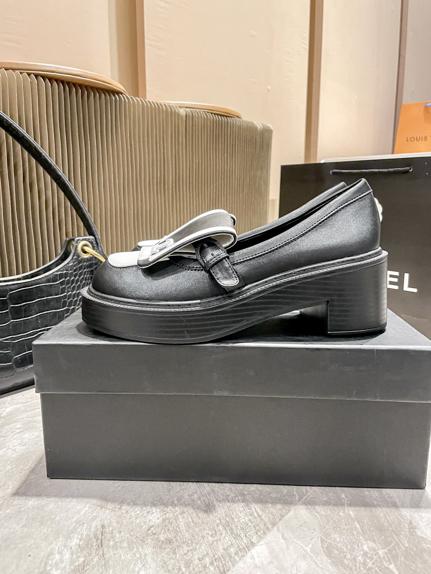 C Style: College Style Black and White Panda Chunky Heel Shoes 5CM