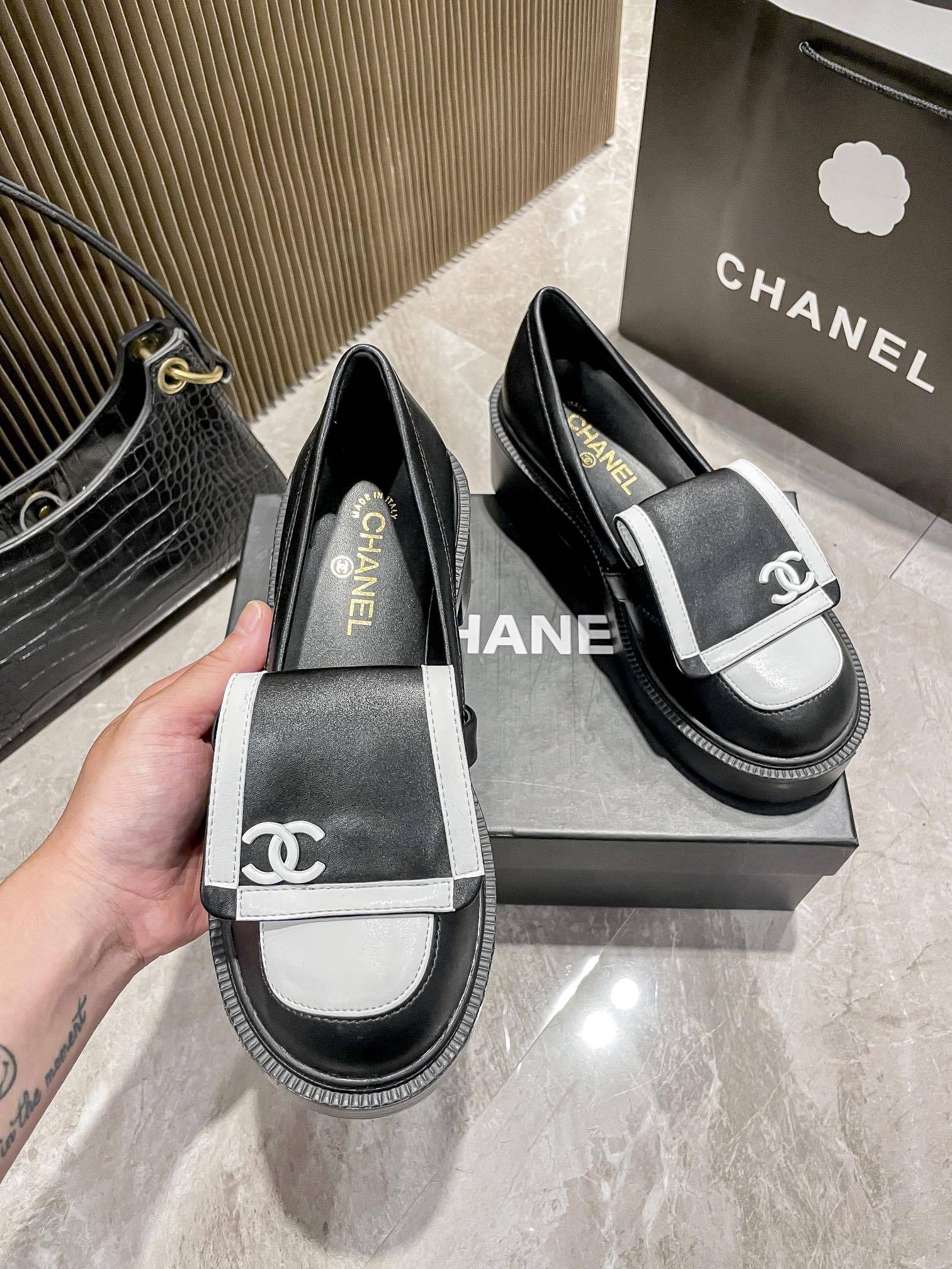 C Style: College Style Black and White Panda Chunky Heel Shoes 5CM