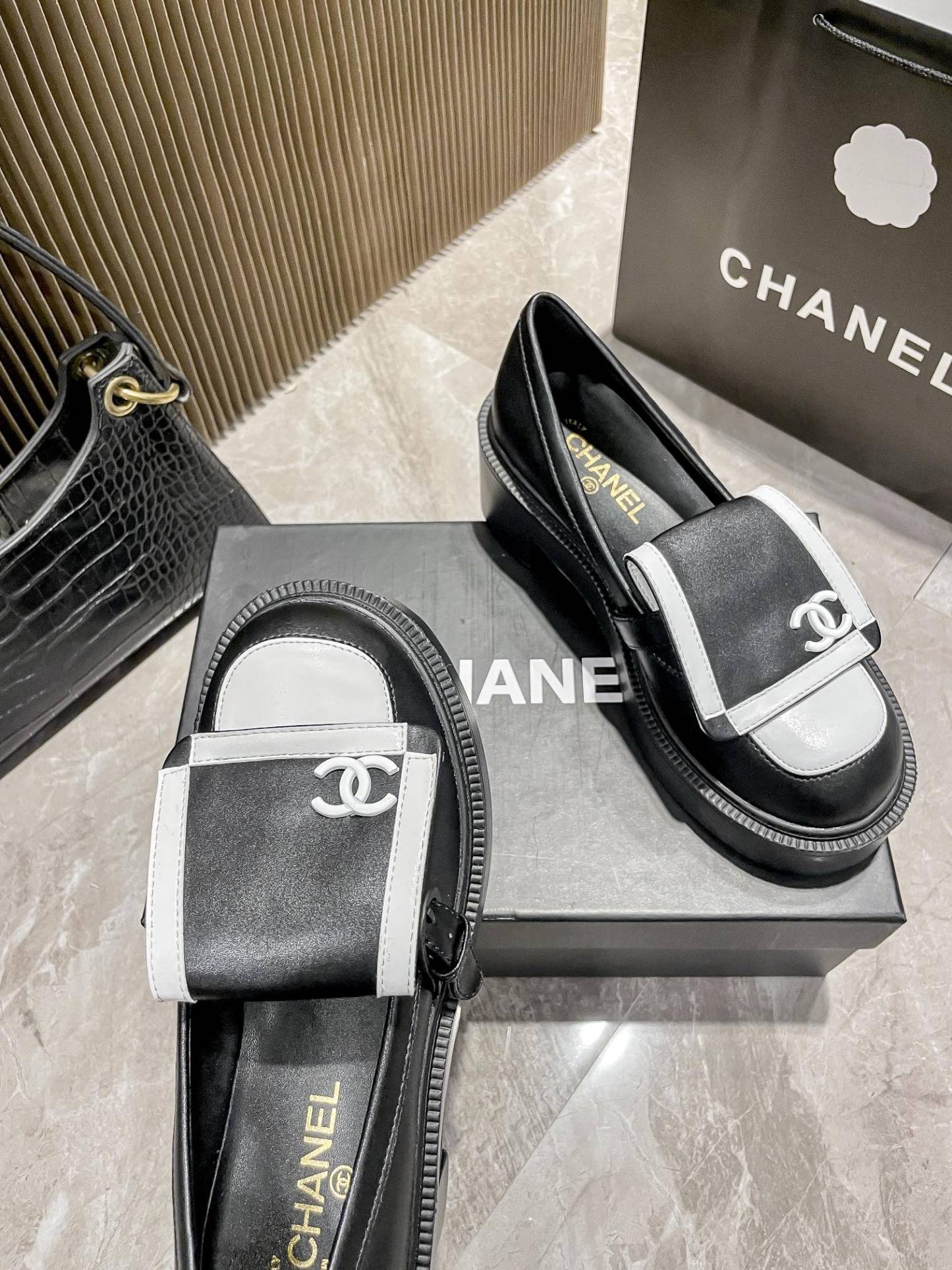 C Style: College Style Black and White Panda Chunky Heel Shoes 5CM