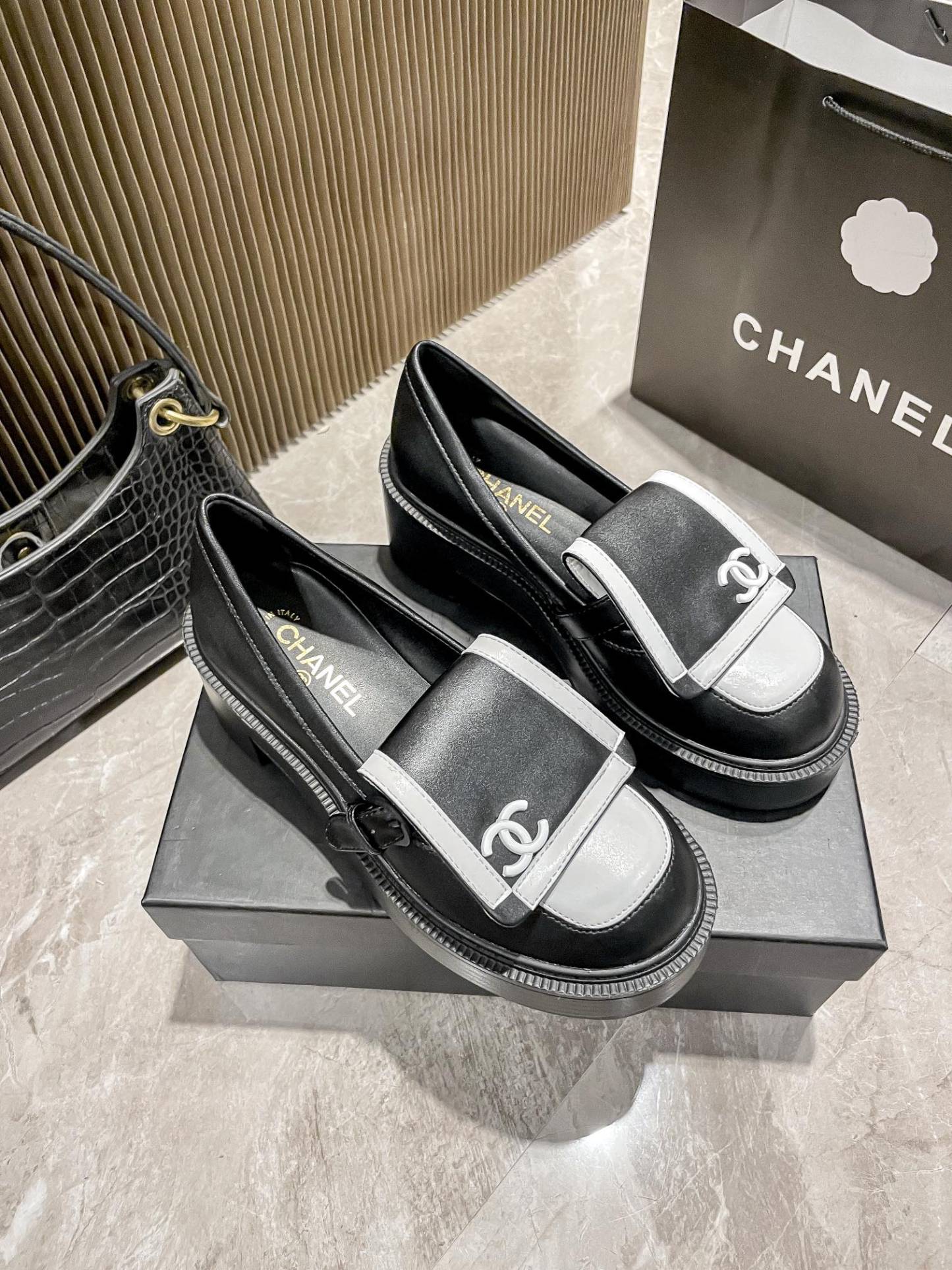 C Style: College Style Black and White Panda Chunky Heel Shoes 5CM