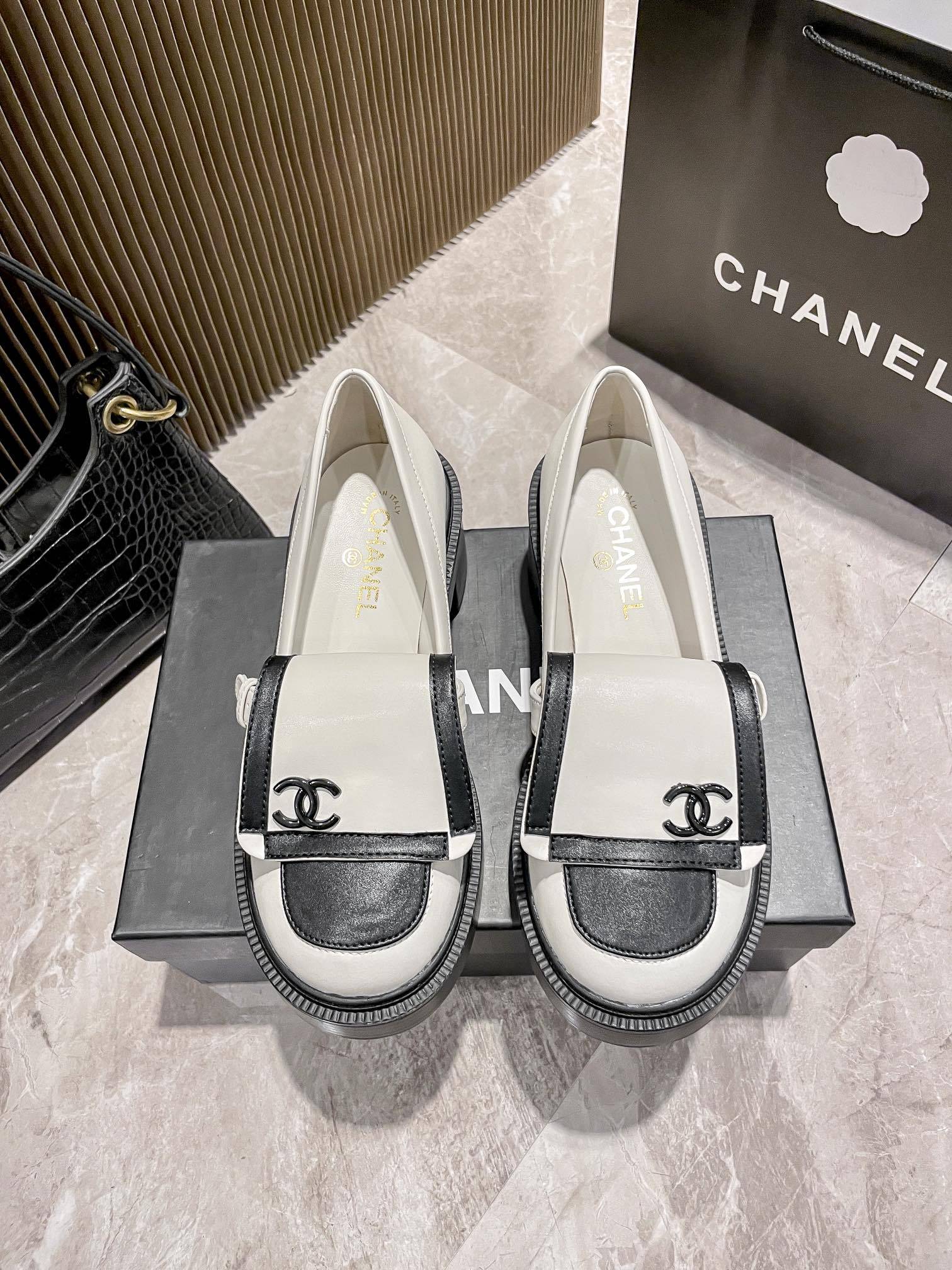 C Style: College Style Black and White Panda Chunky Heel Shoes 5CM