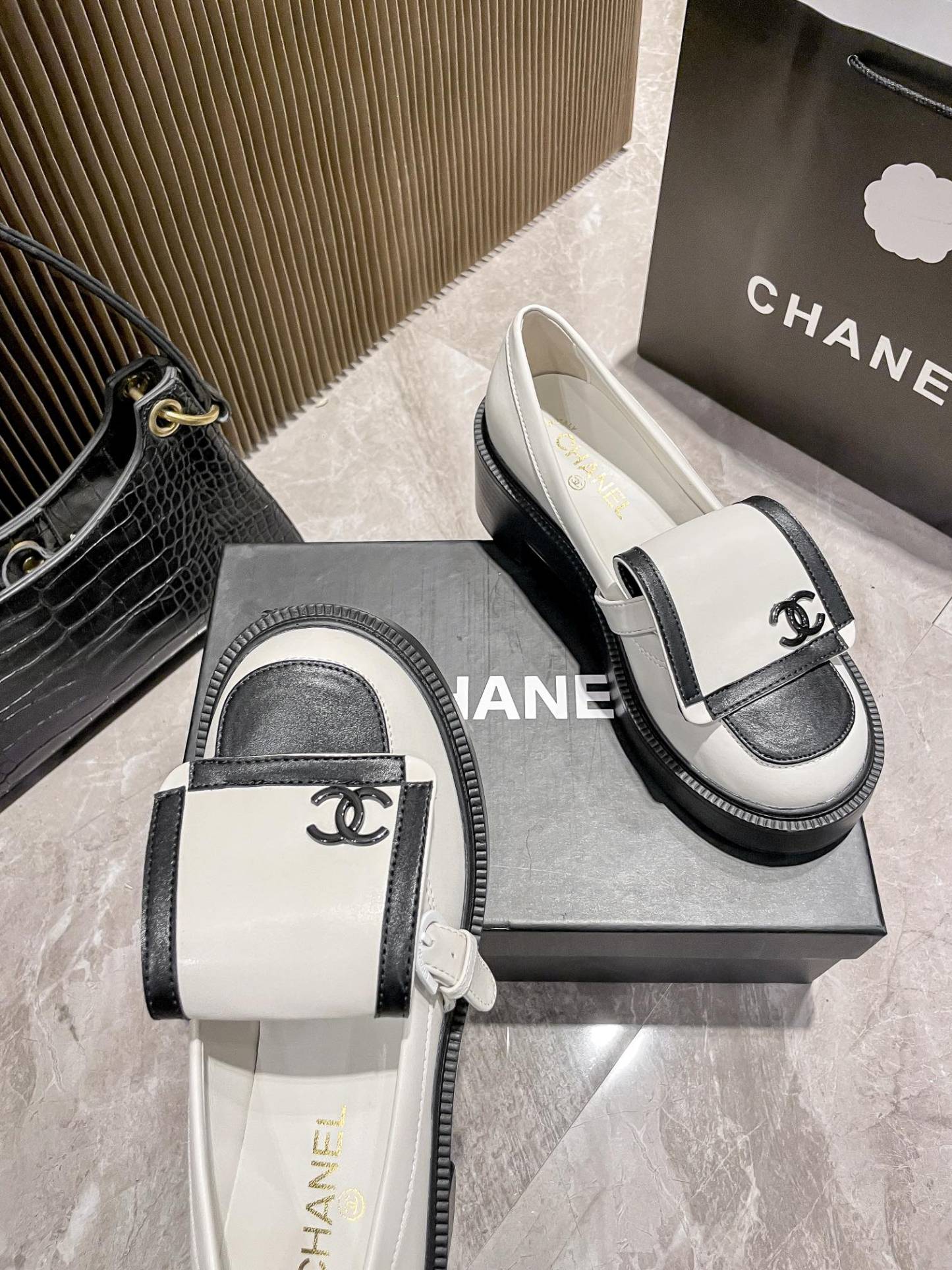 C Style: College Style Black and White Panda Chunky Heel Shoes 5CM