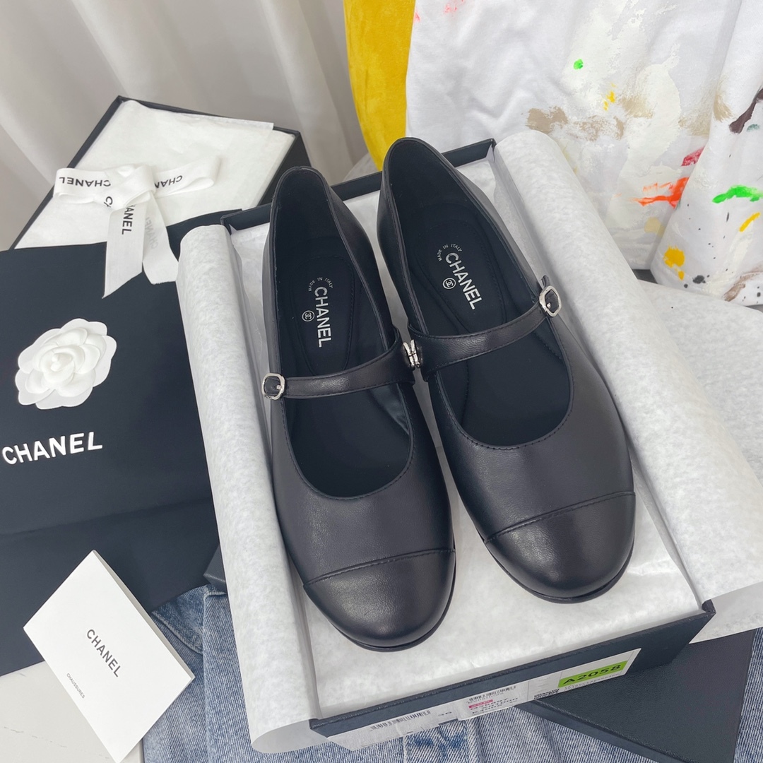 C Style buckle strap shallow flat shoes